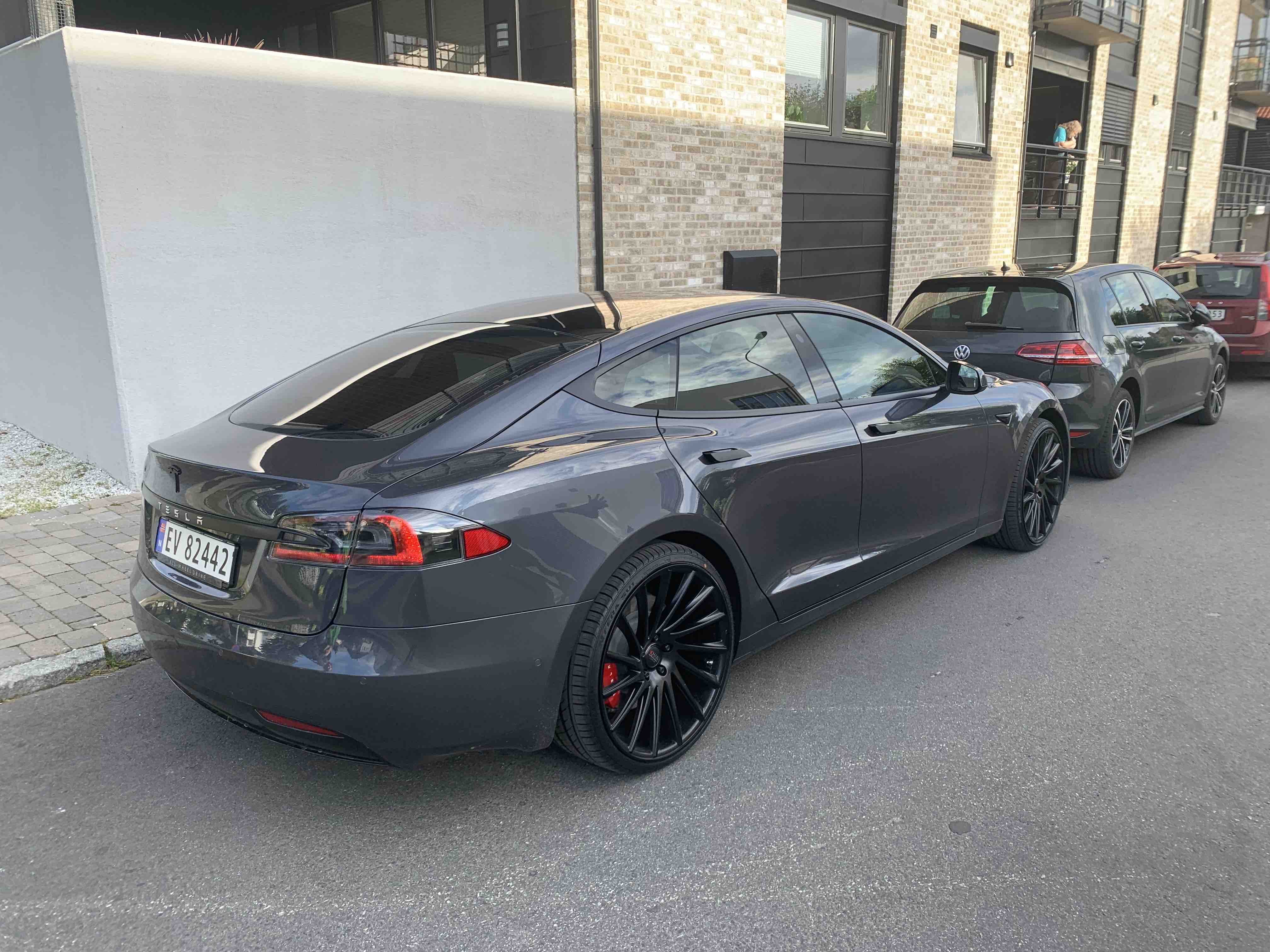 Tesla Model S med Vinterdekk