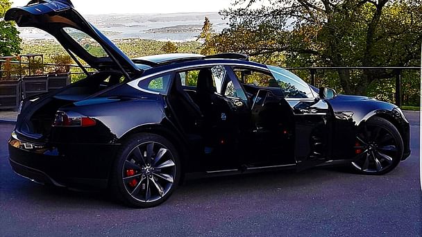 Tesla Model S med GPS
