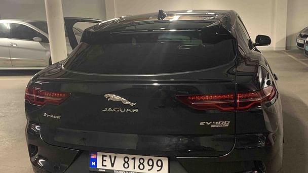 Jaguar F-Pace med Vinterdekk