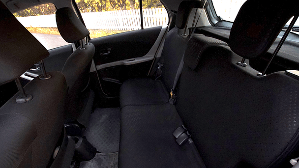Toyota Yaris med Lydinngang