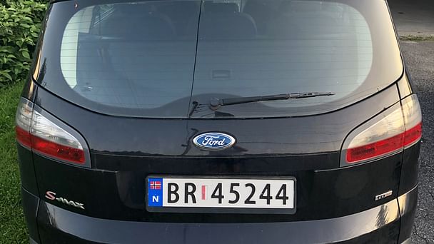 Ford S-Max med Skistativ