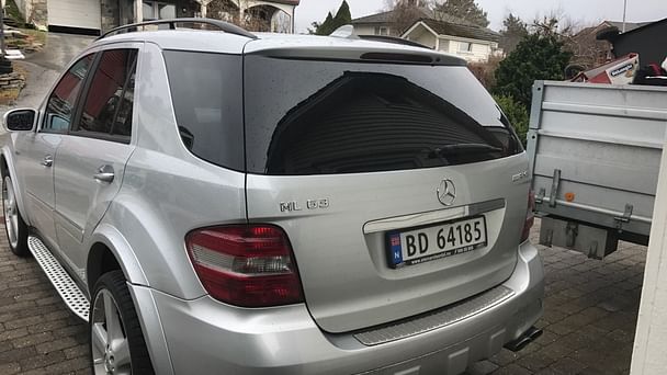 Mercedes Classe M med Lydinngang