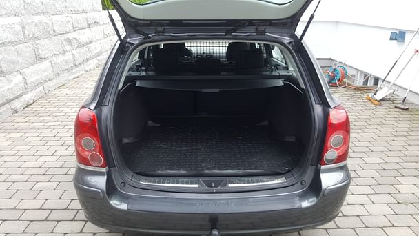 Toyota Avensis SW med Tilhengerfeste