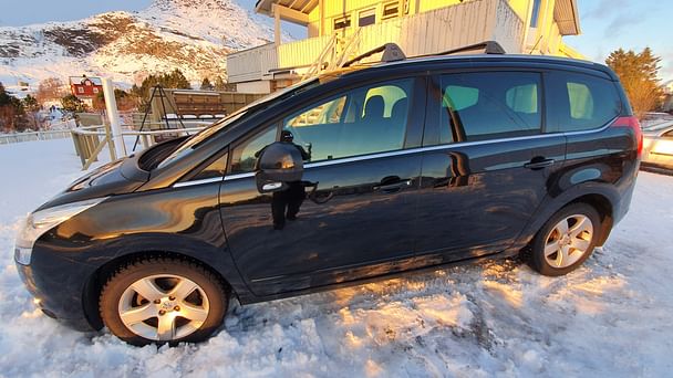 Peugeot 5008 med GPS