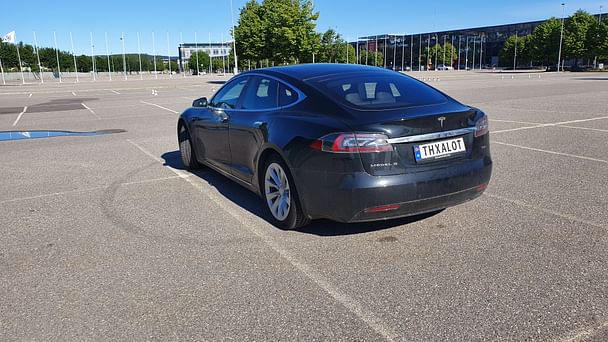 Tesla Model S med Vinterdekk