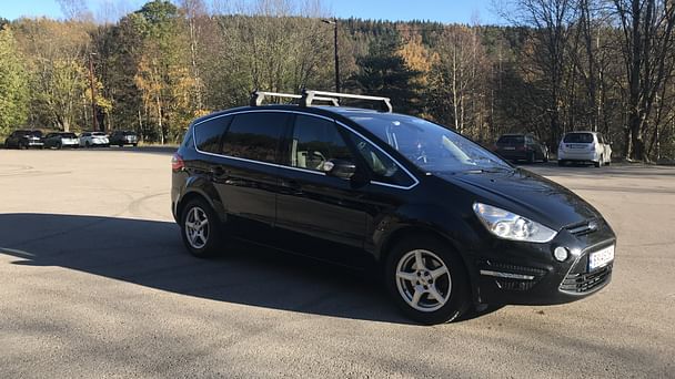 Ford S-Max med Skistativ