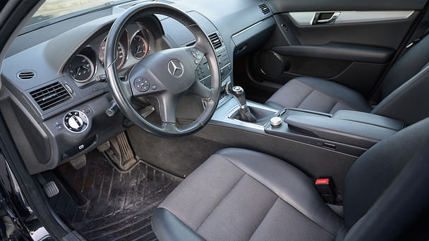 Mercedes Classe C med Skistativ