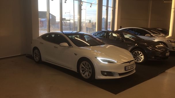 Tesla Model S med GPS