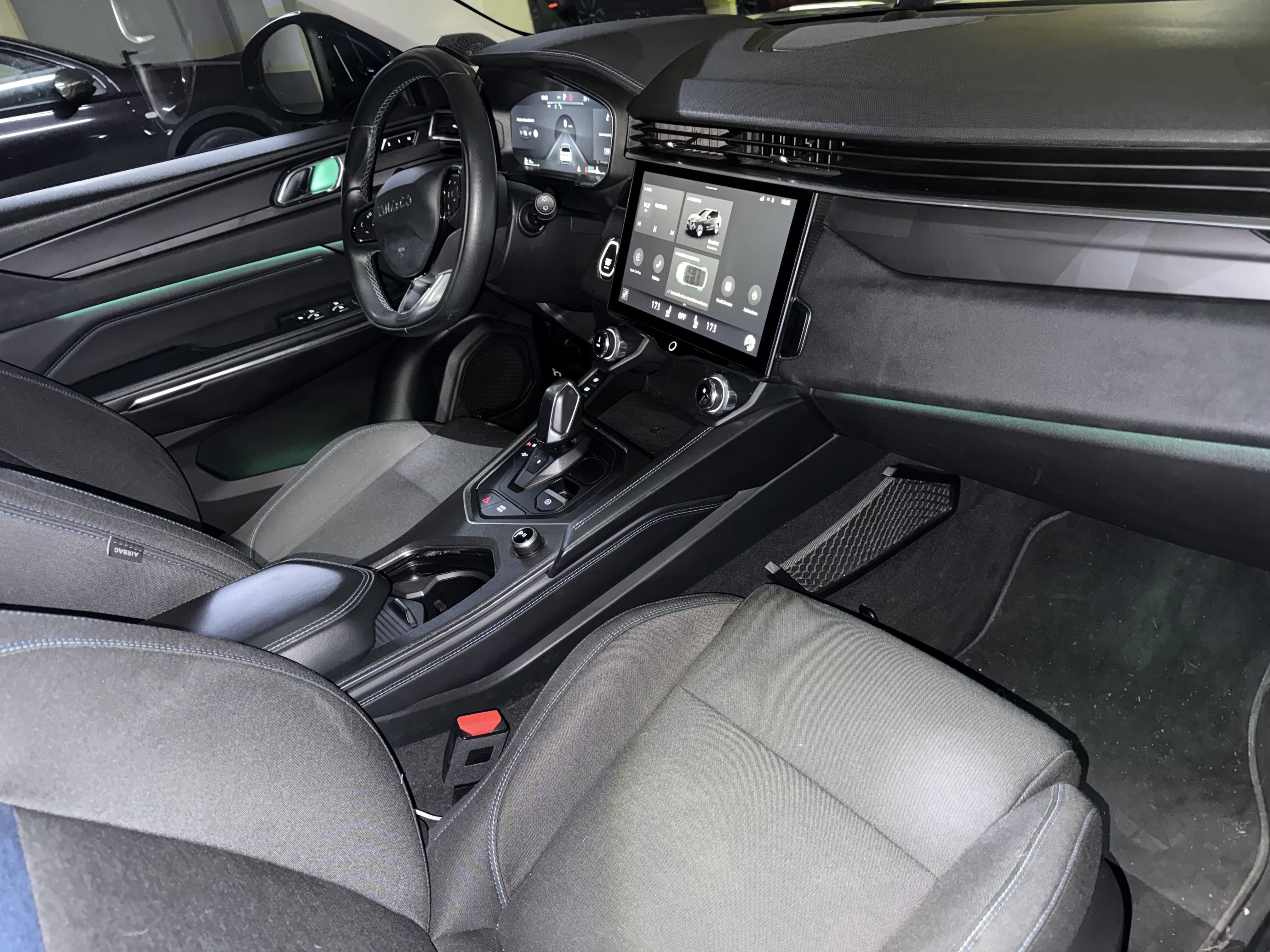 Lynk & Co 01 con Audio Bluetooth