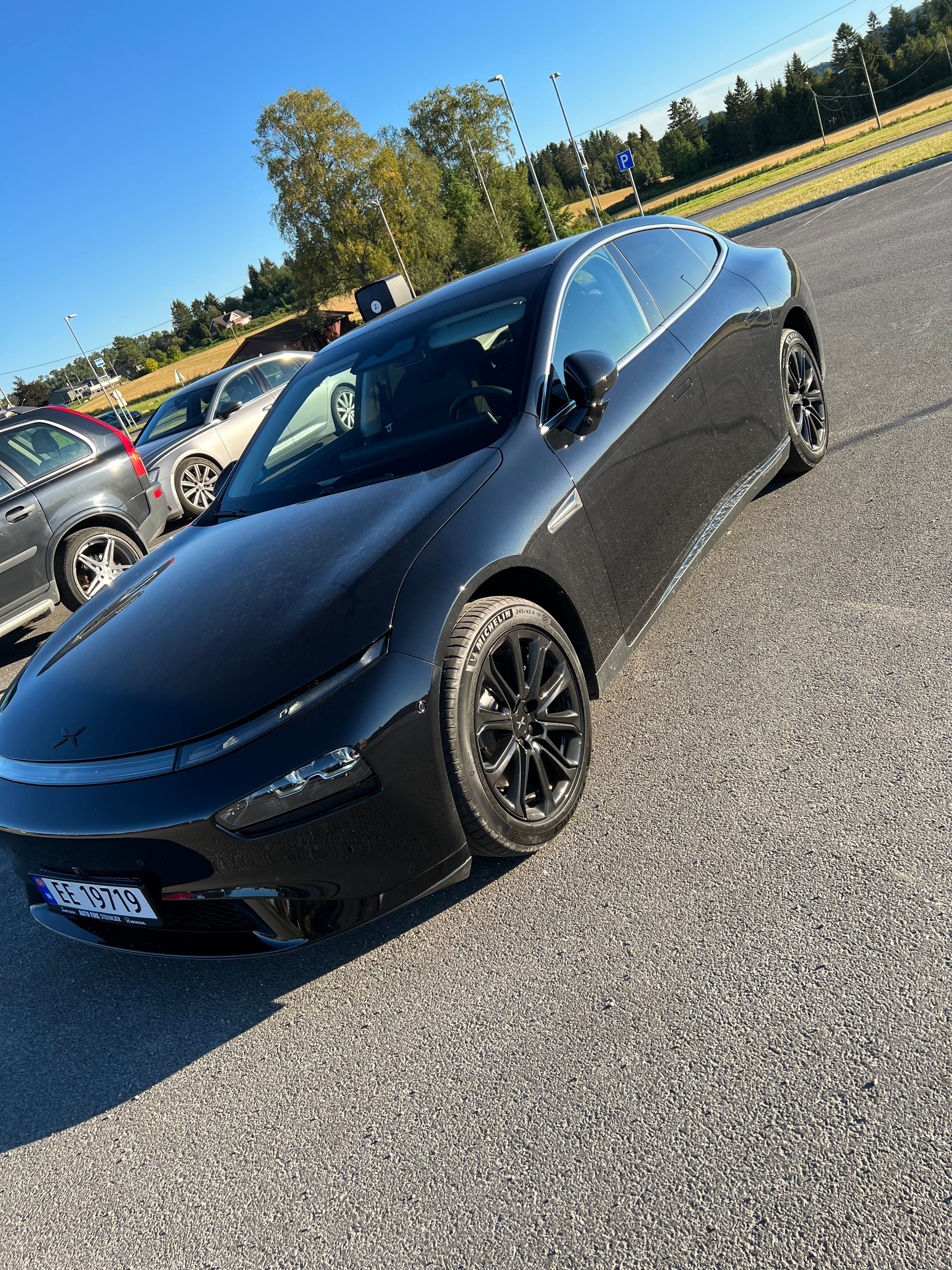 Xpeng P7 80 kWh 470 km high performance med Bluetooth audio