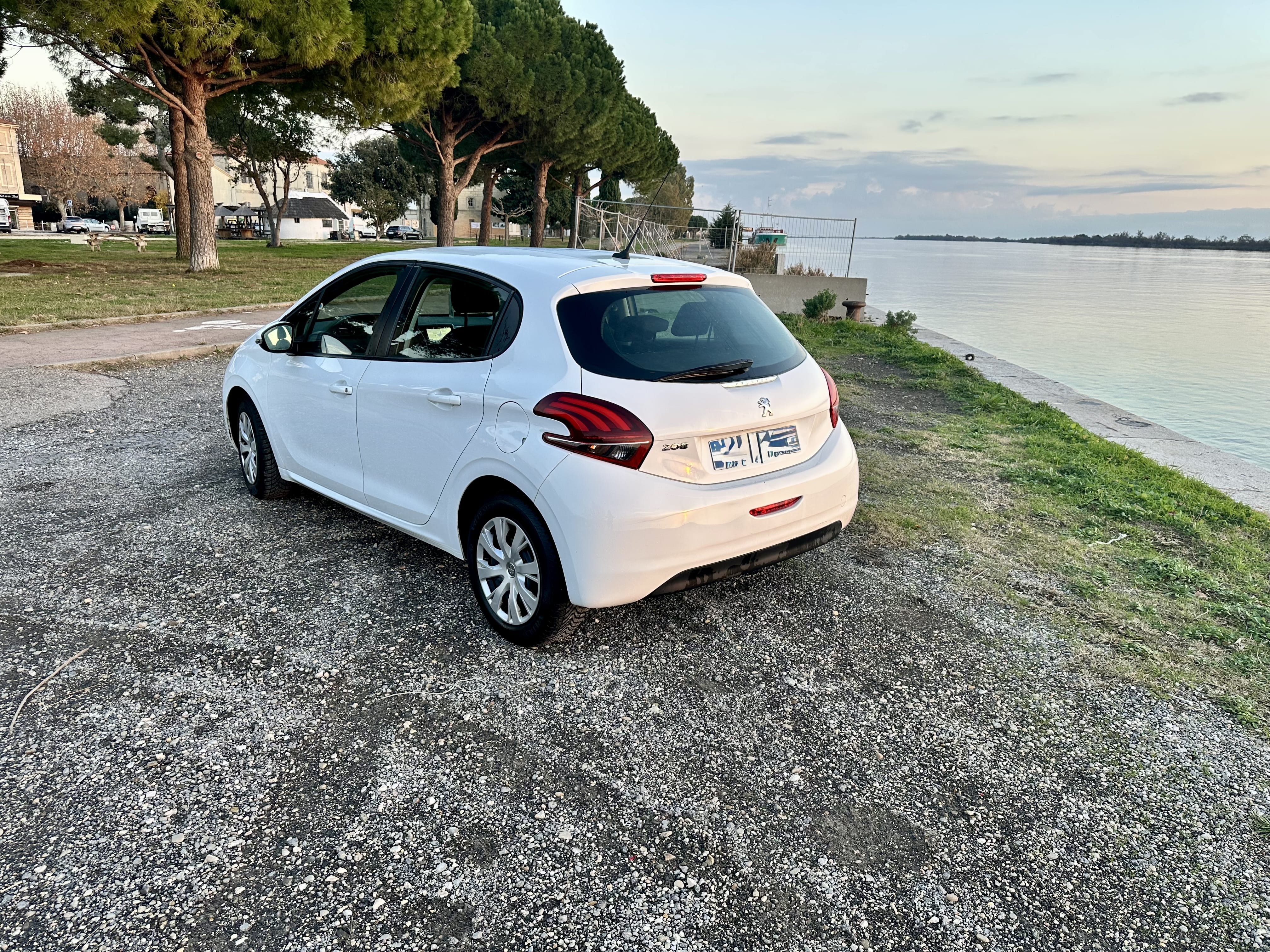 Peugeot 208 avec Régulateur de vitesse