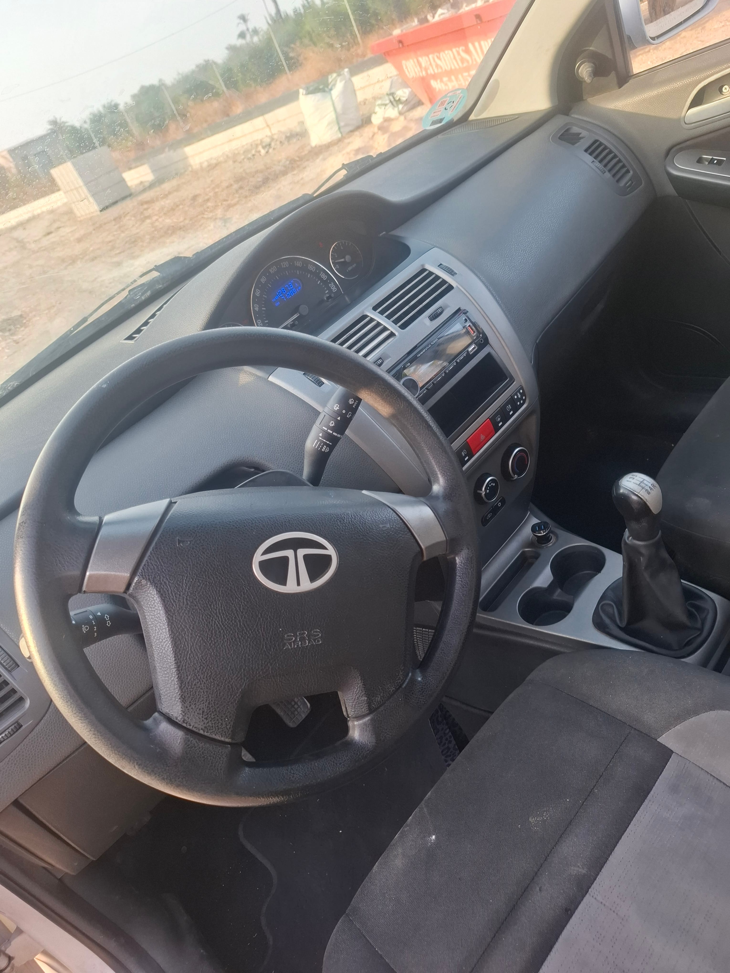 Tata Motors Indica con Audio Bluetooth