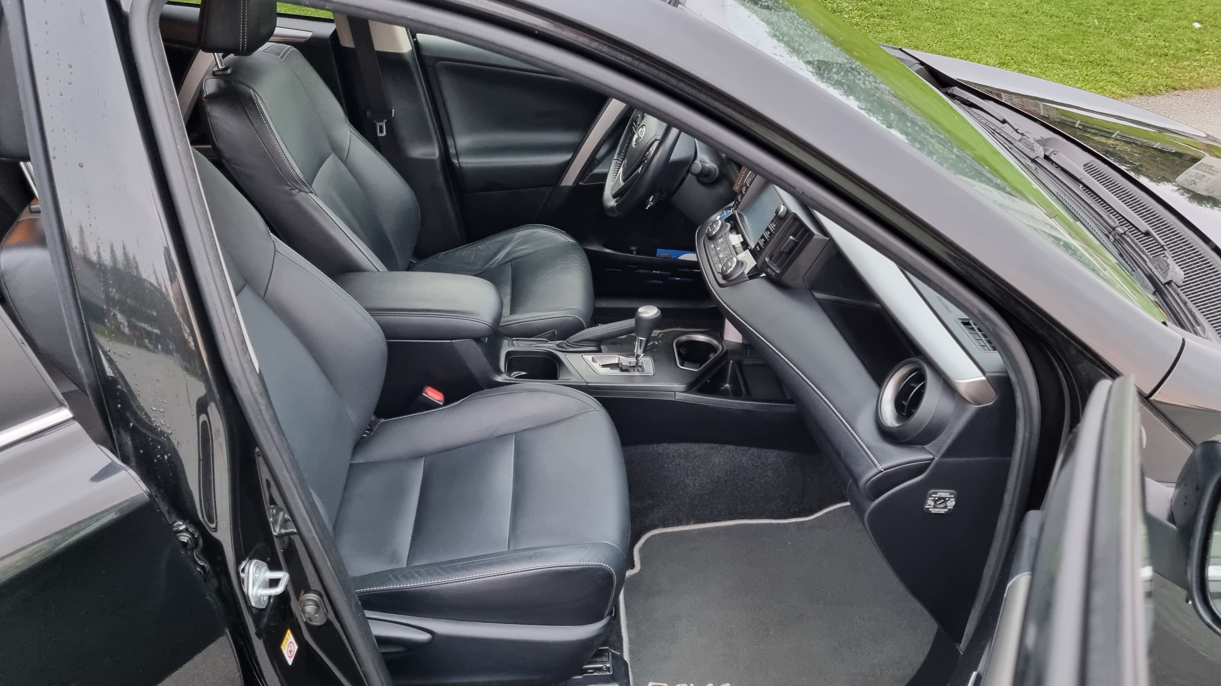 Toyota RAV4 med Bluetooth audio
