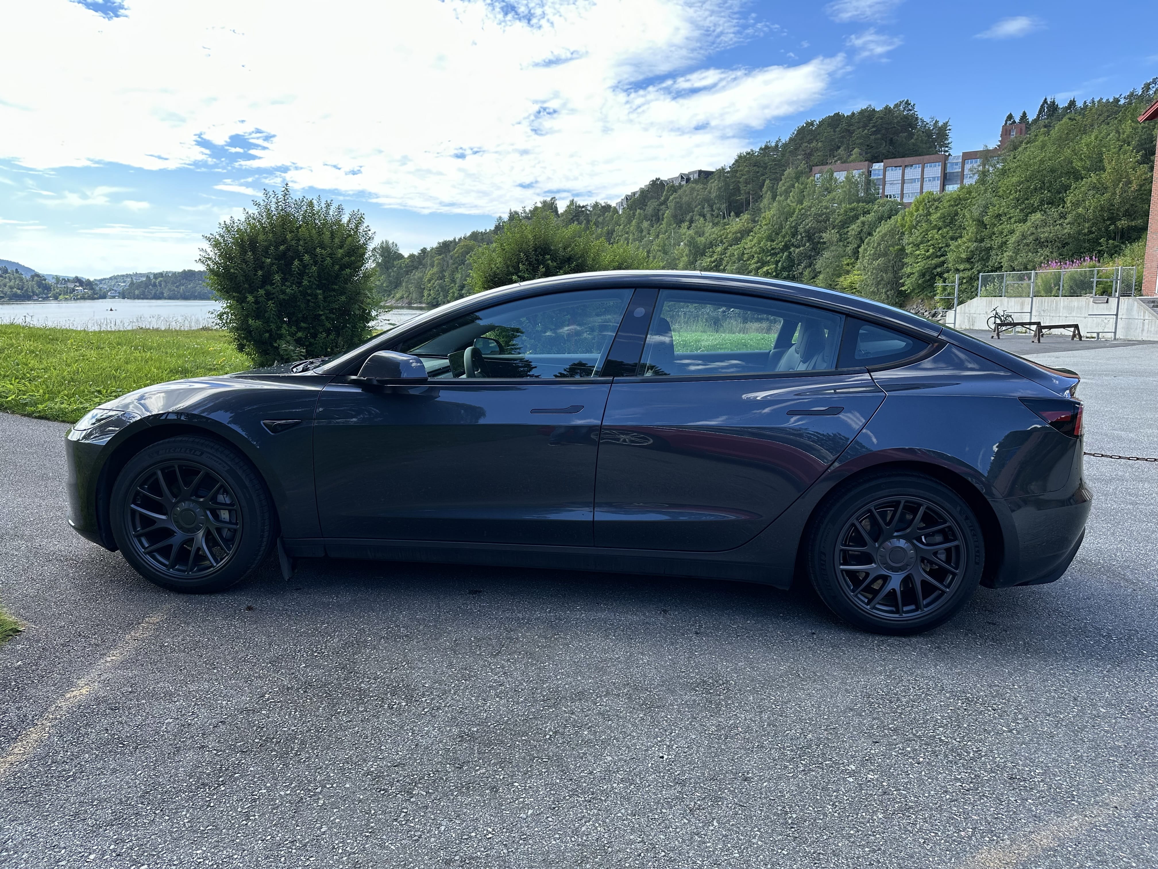 Tesla Model 3 Long Range Highland med Aircondition
