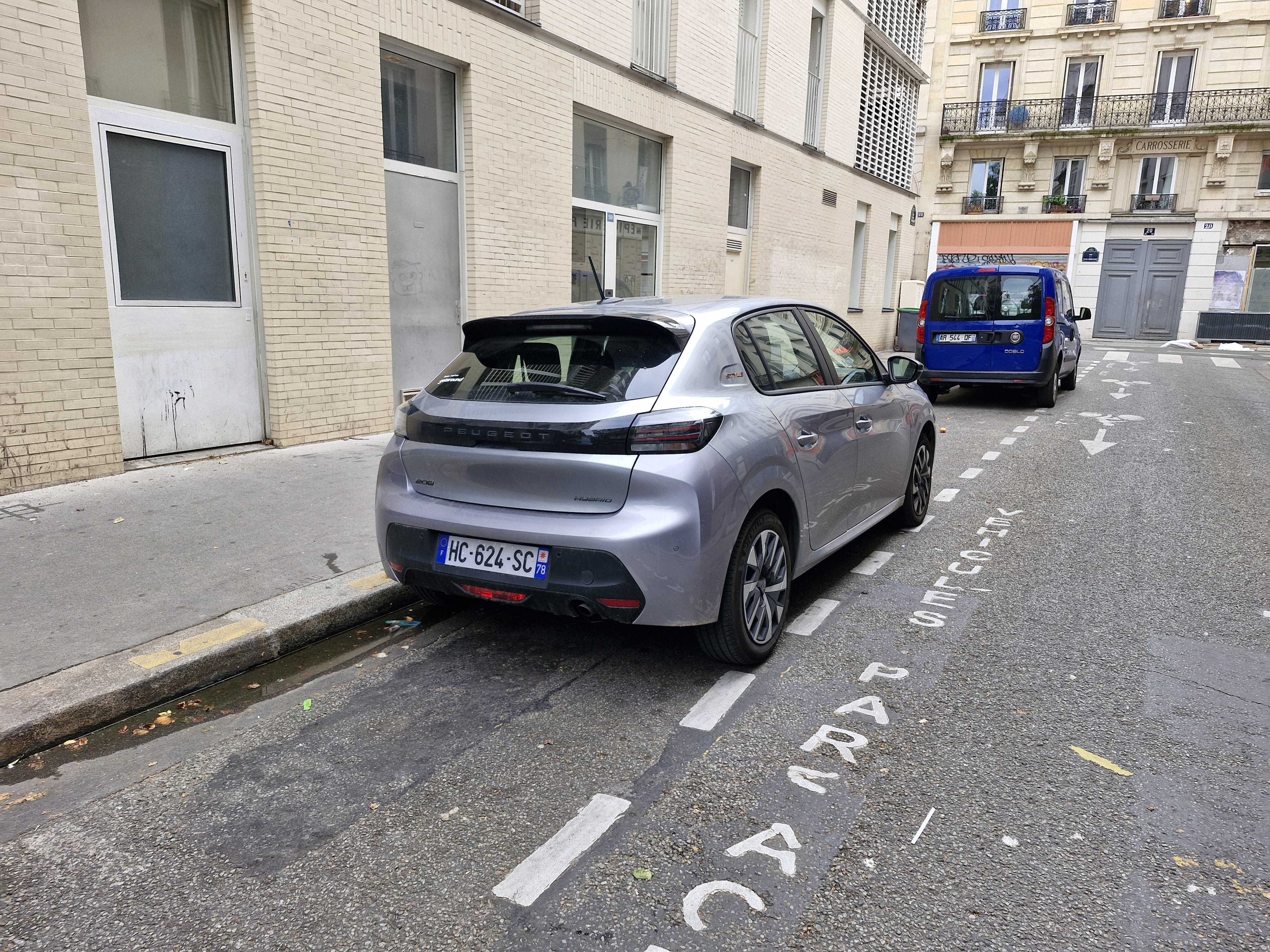 Peugeot 208 avec GPS
