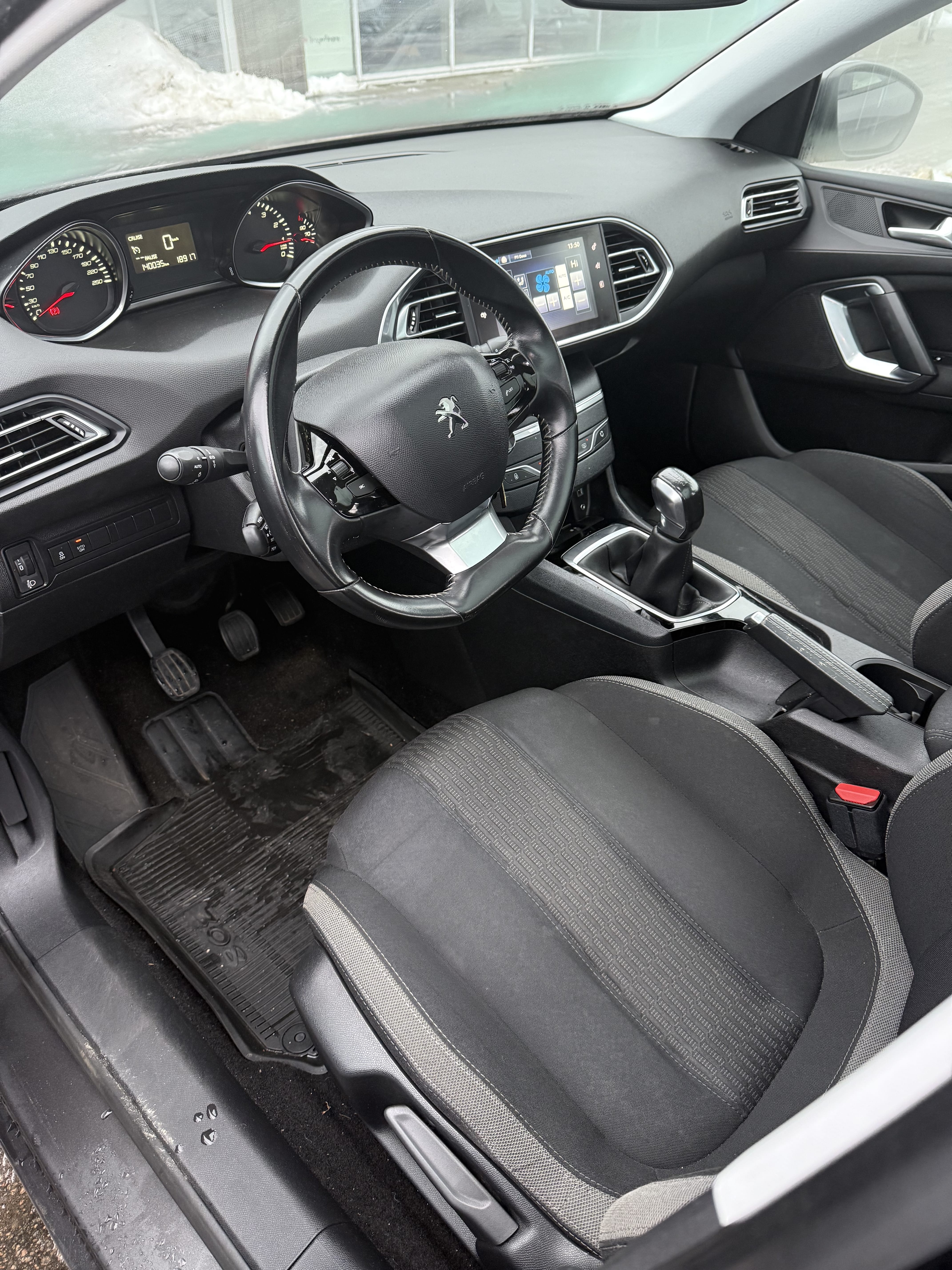 Peugeot 308 Komfortabel, drivstoffgjerrig og velholdt med Bluetooth audio