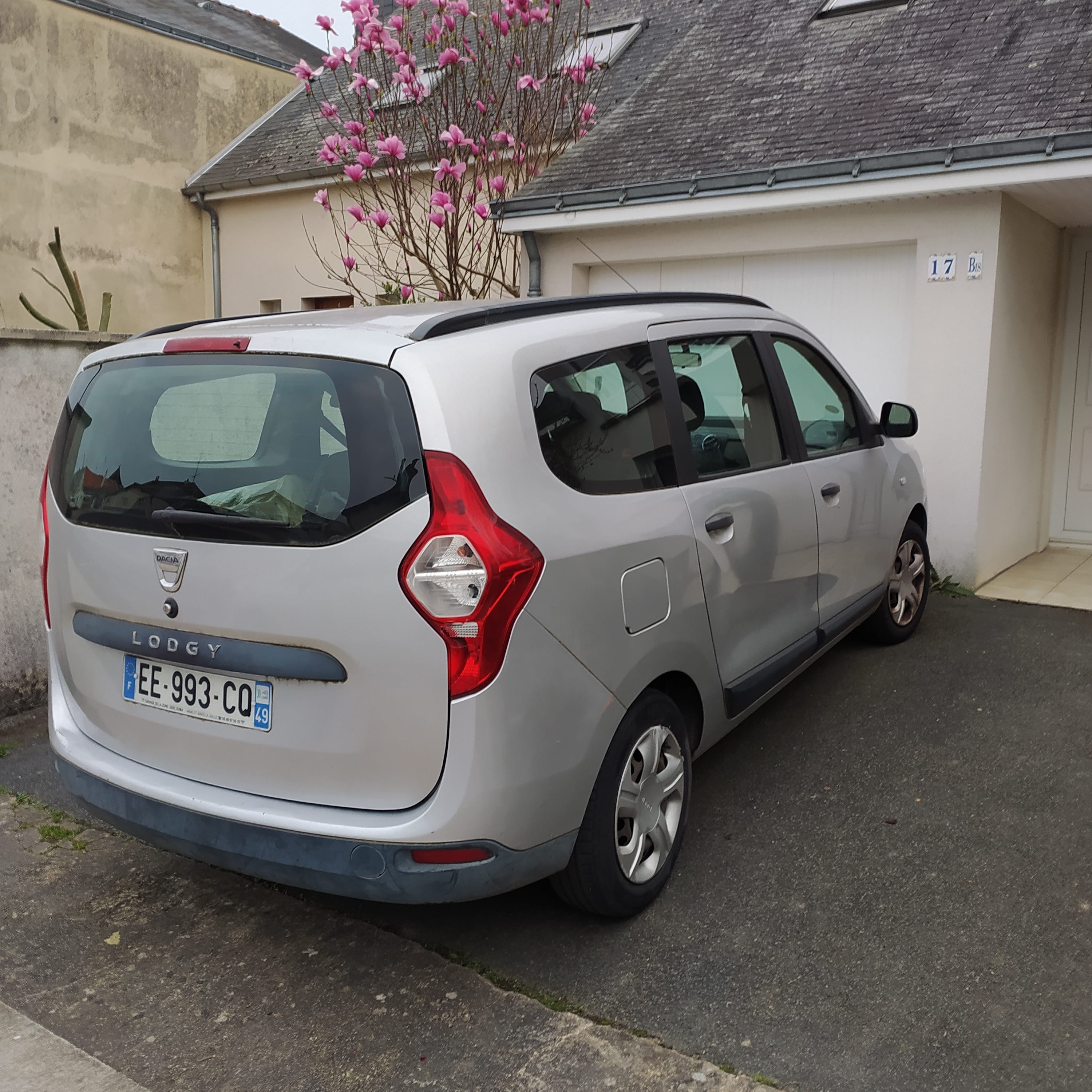 Dacia Lodgy avec Siège bébé