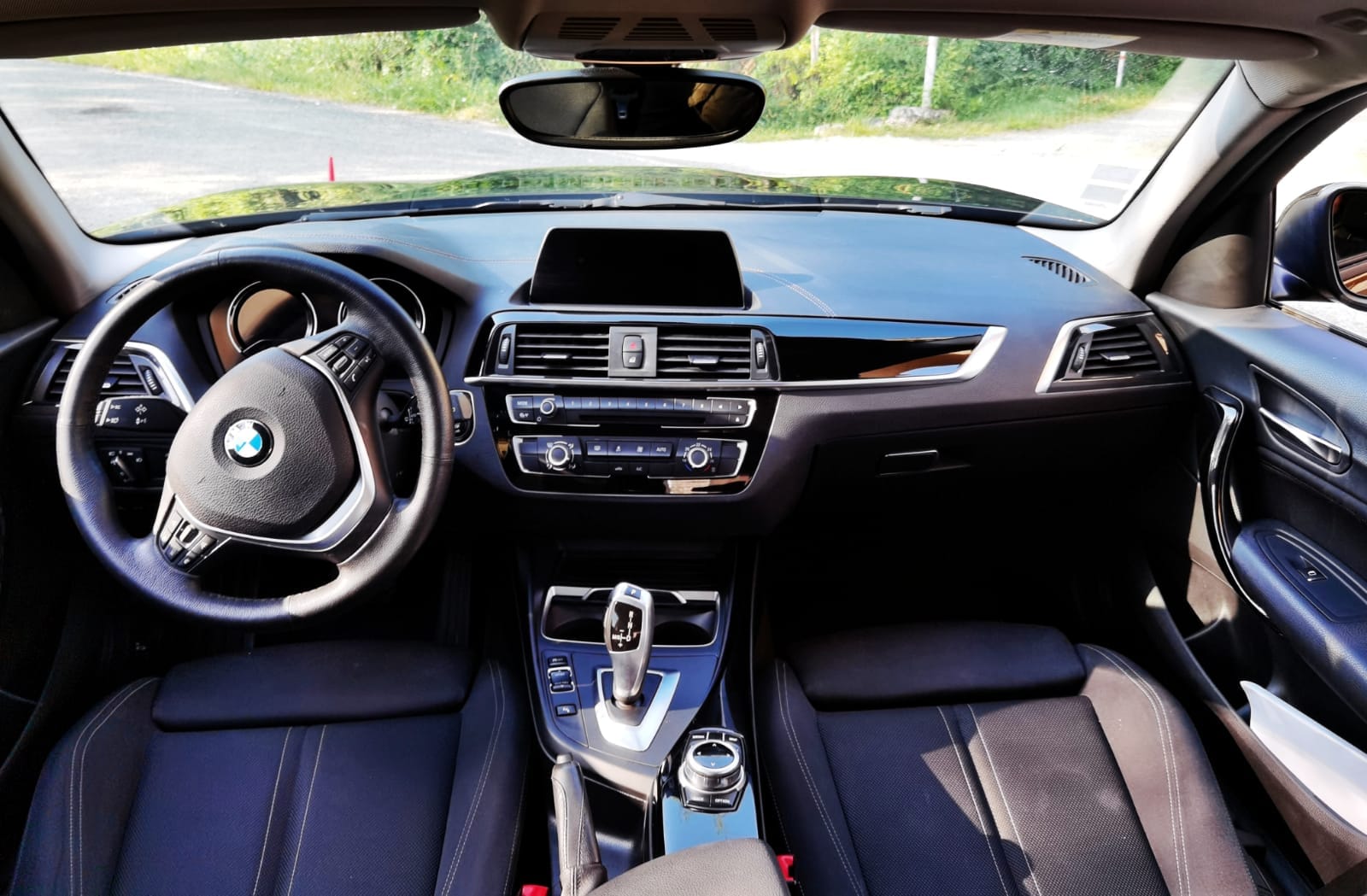 BMW Série 1 Boite Automatique | Hybride 4L/100 | GARE ST-JEAN (750m) avec GPS