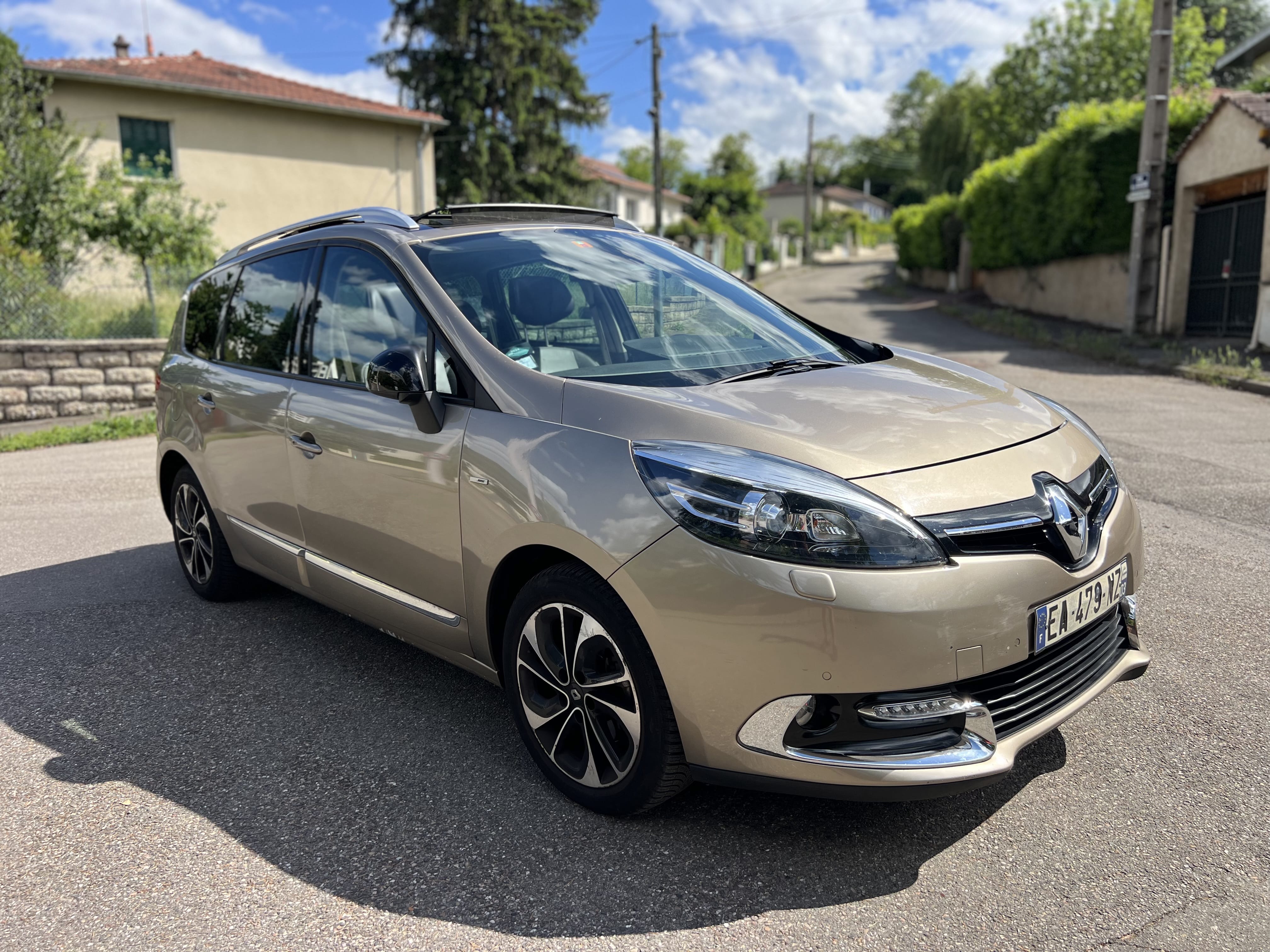 Renault Grand Scenic 1.2 TCE 130 BOSE EDITION 7PL - Essence - Boîte manuelle avec Audio Bluetooth