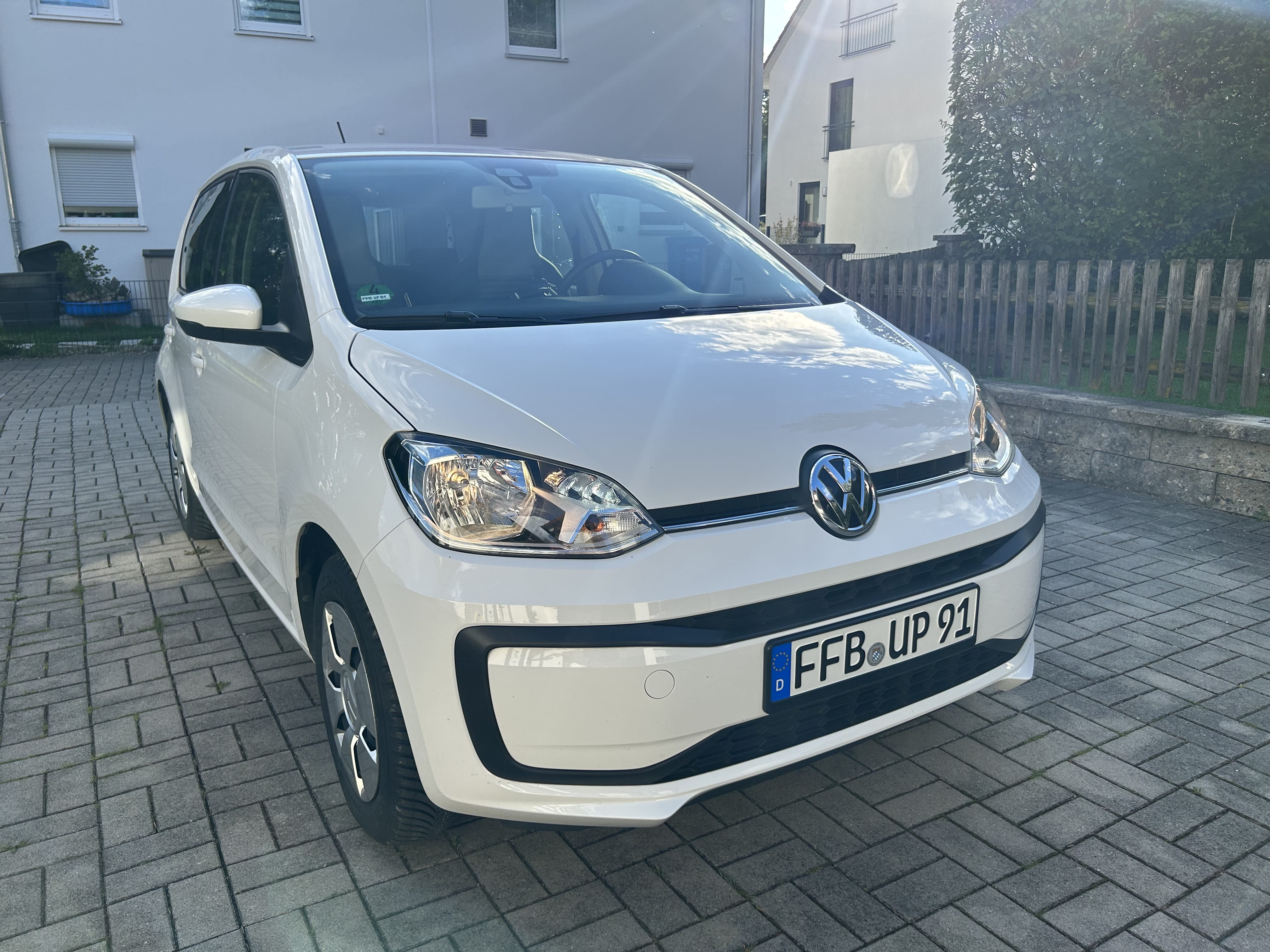 Volkswagen Up! Klima, Einparkhilfe, Tempomat, Bluetooth, Isofix mit Klimaanlage