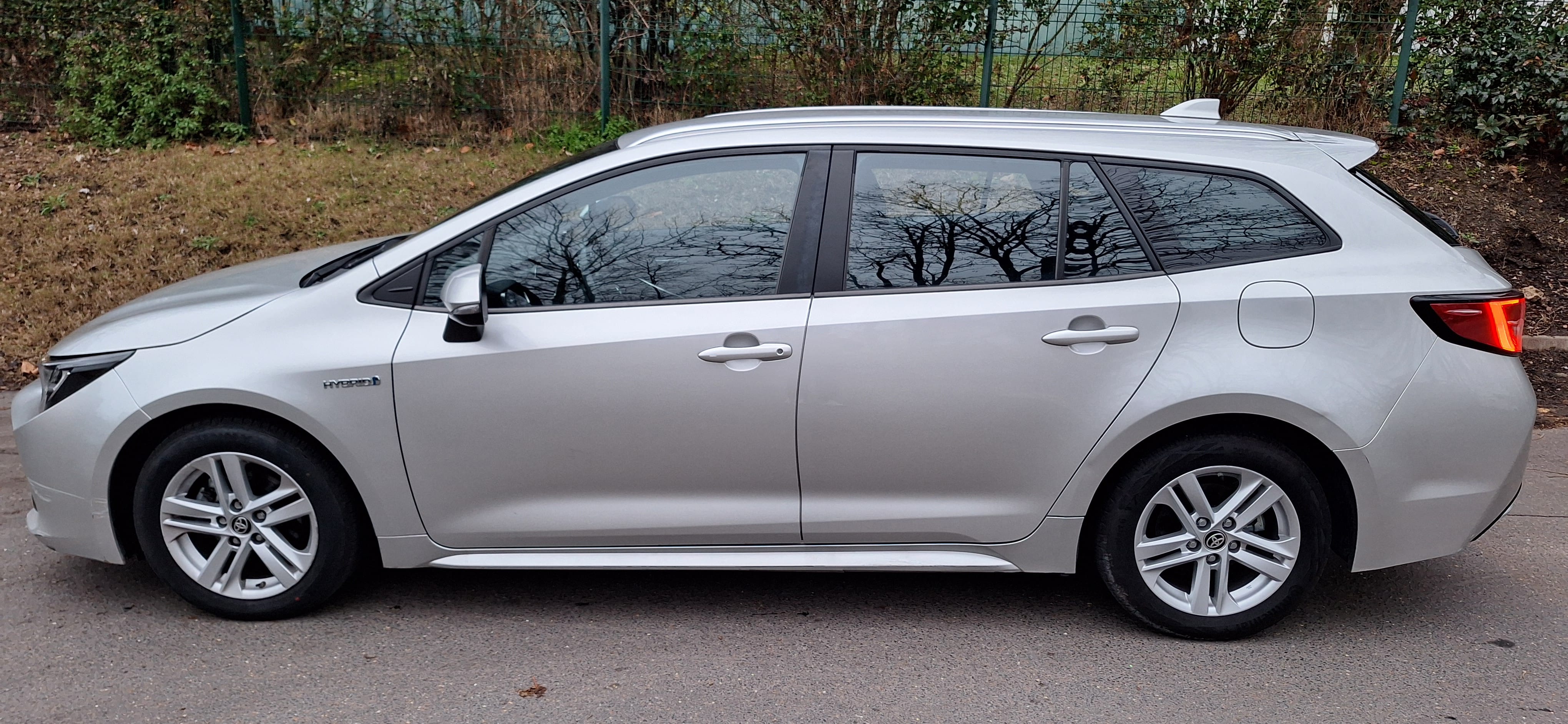 Toyota Corolla Break Hybride avec Climatisation
