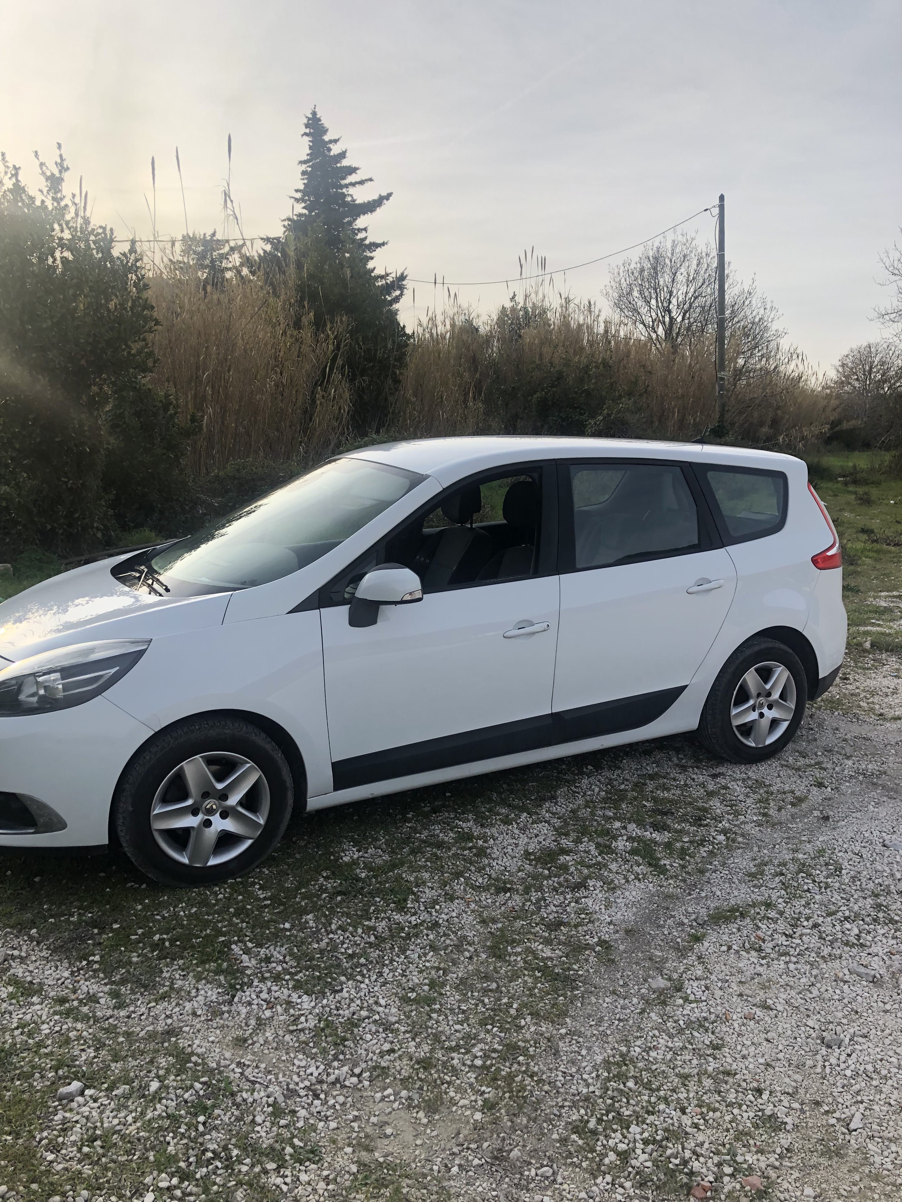 Renault Grand Scenic 1,5 dci avec GPS