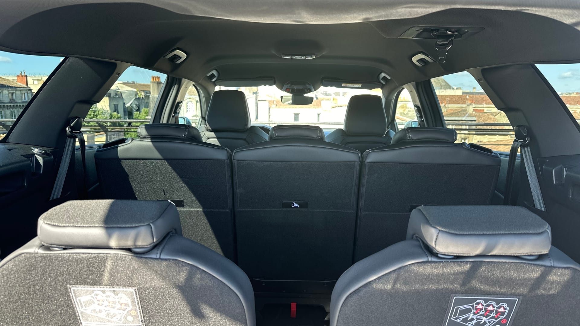 Peugeot 5008 GT 7pl | AUTO | Sièges Chauff. | GARE ST-JEAN (750m) avec Apple CarPlay