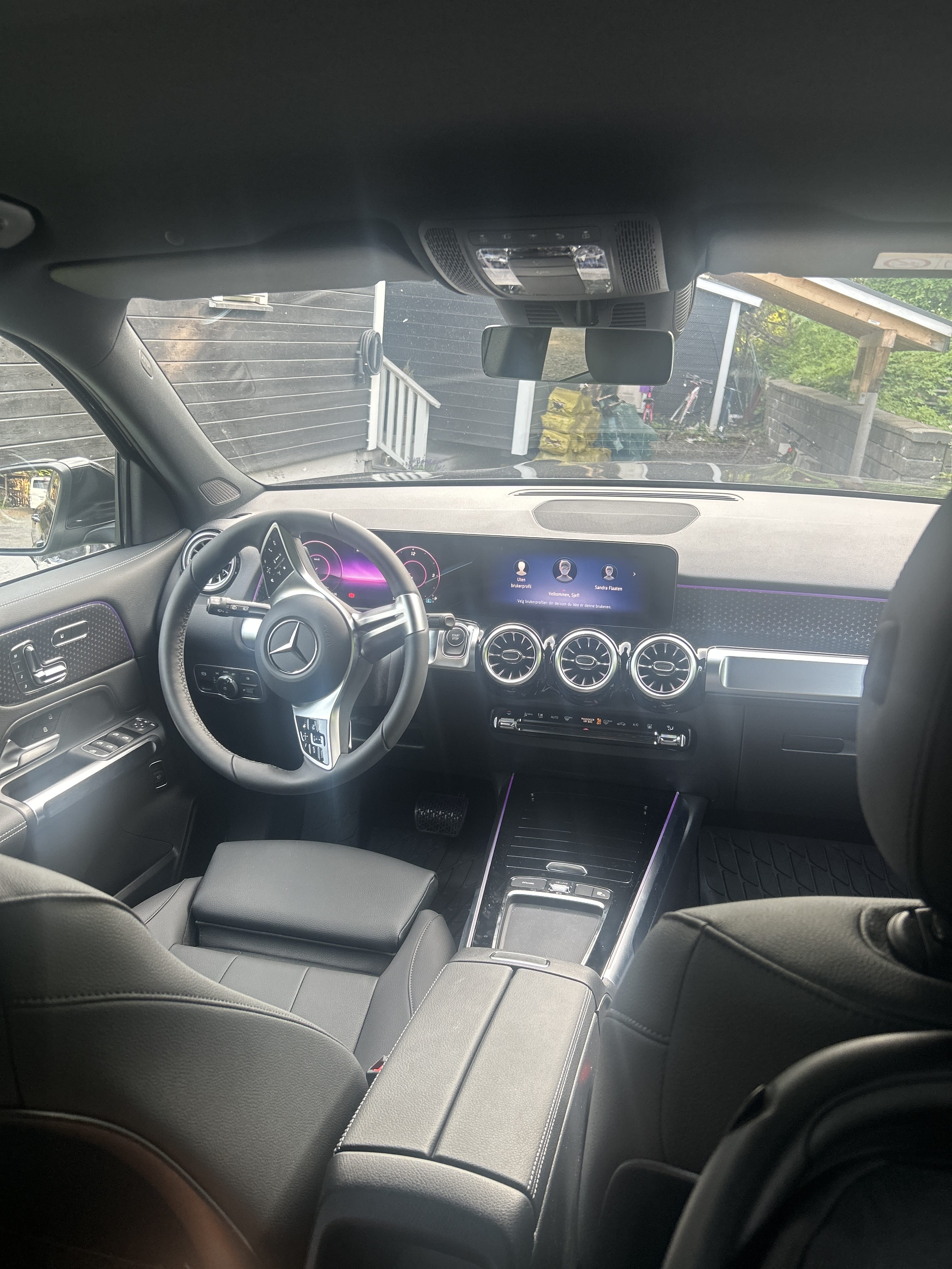 Mercedes-Benz EQB 300 4MATIC med Cruisekontroll