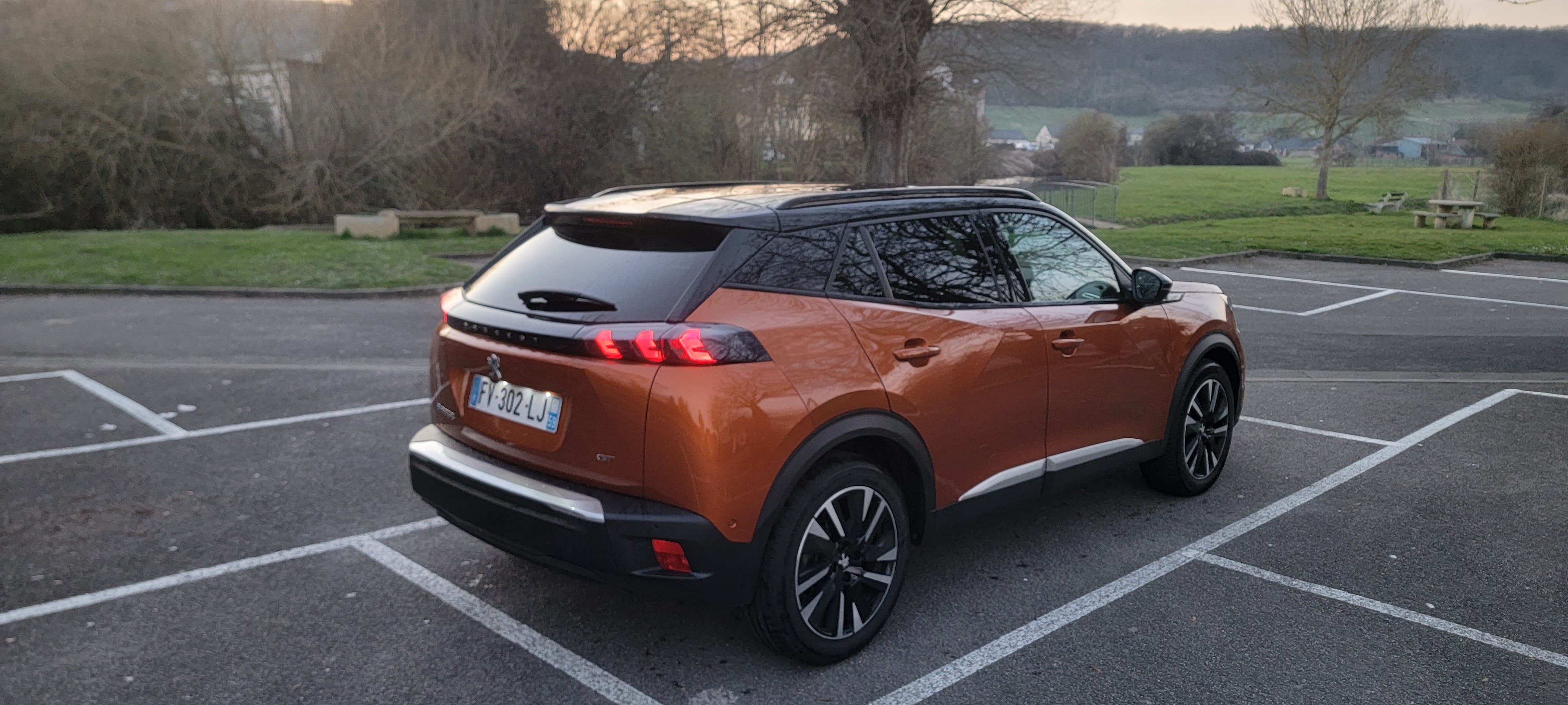 Peugeot e-2008 GT avec Siège bébé