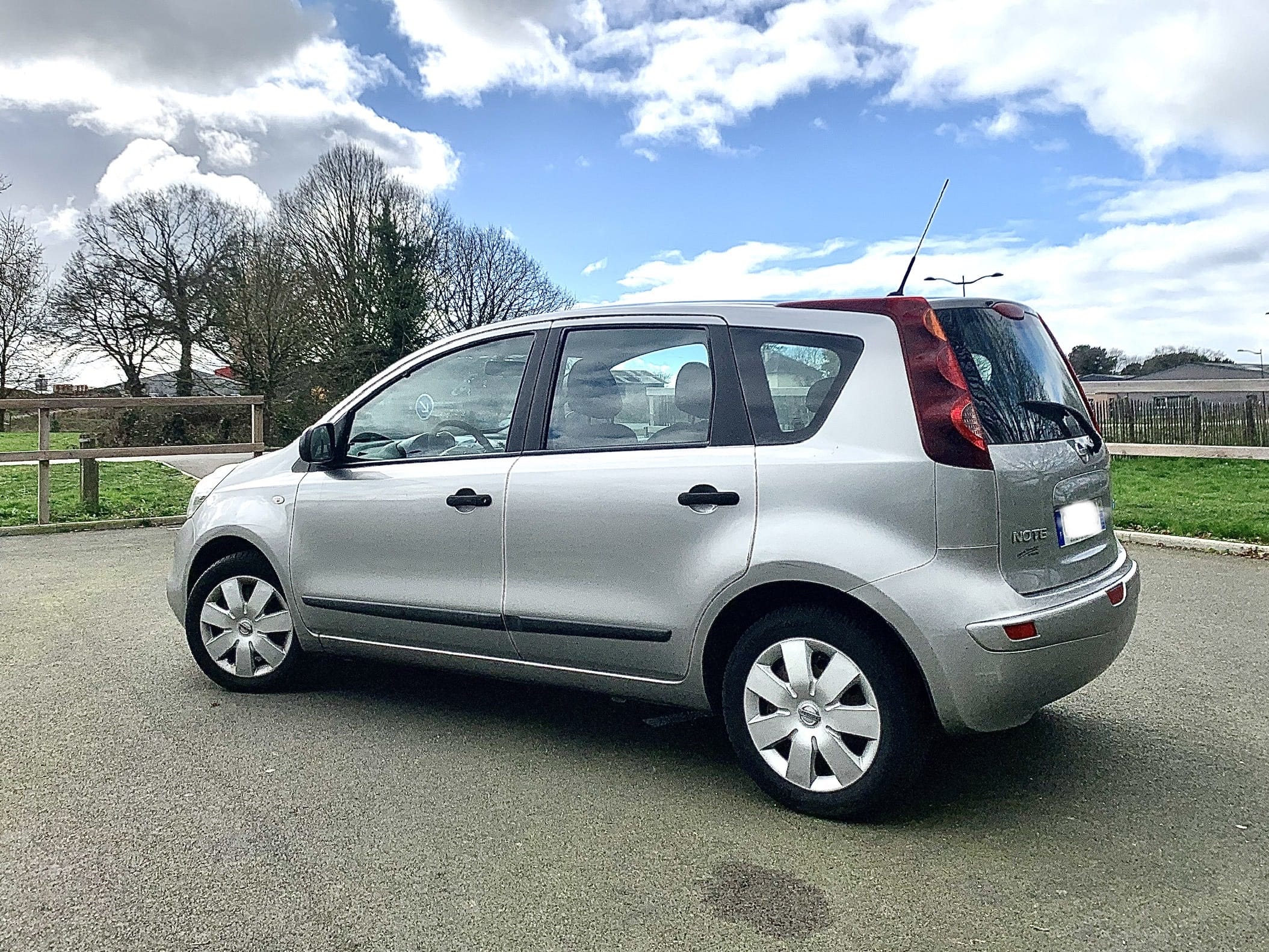 Nissan Note 1.5 dCi 86cv with Baby seat