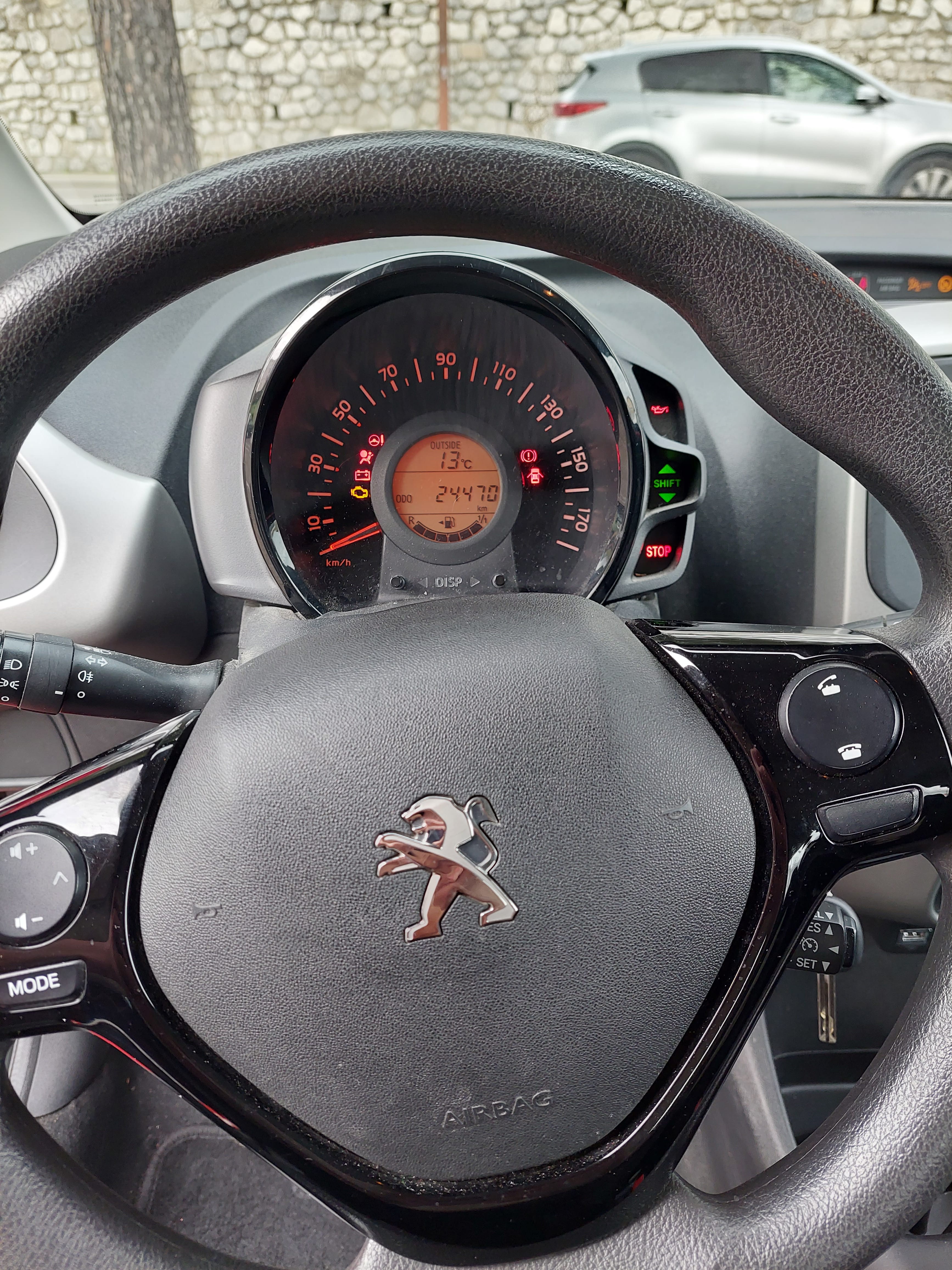 Peugeot 108 Économique avec Entrée audio / iPod