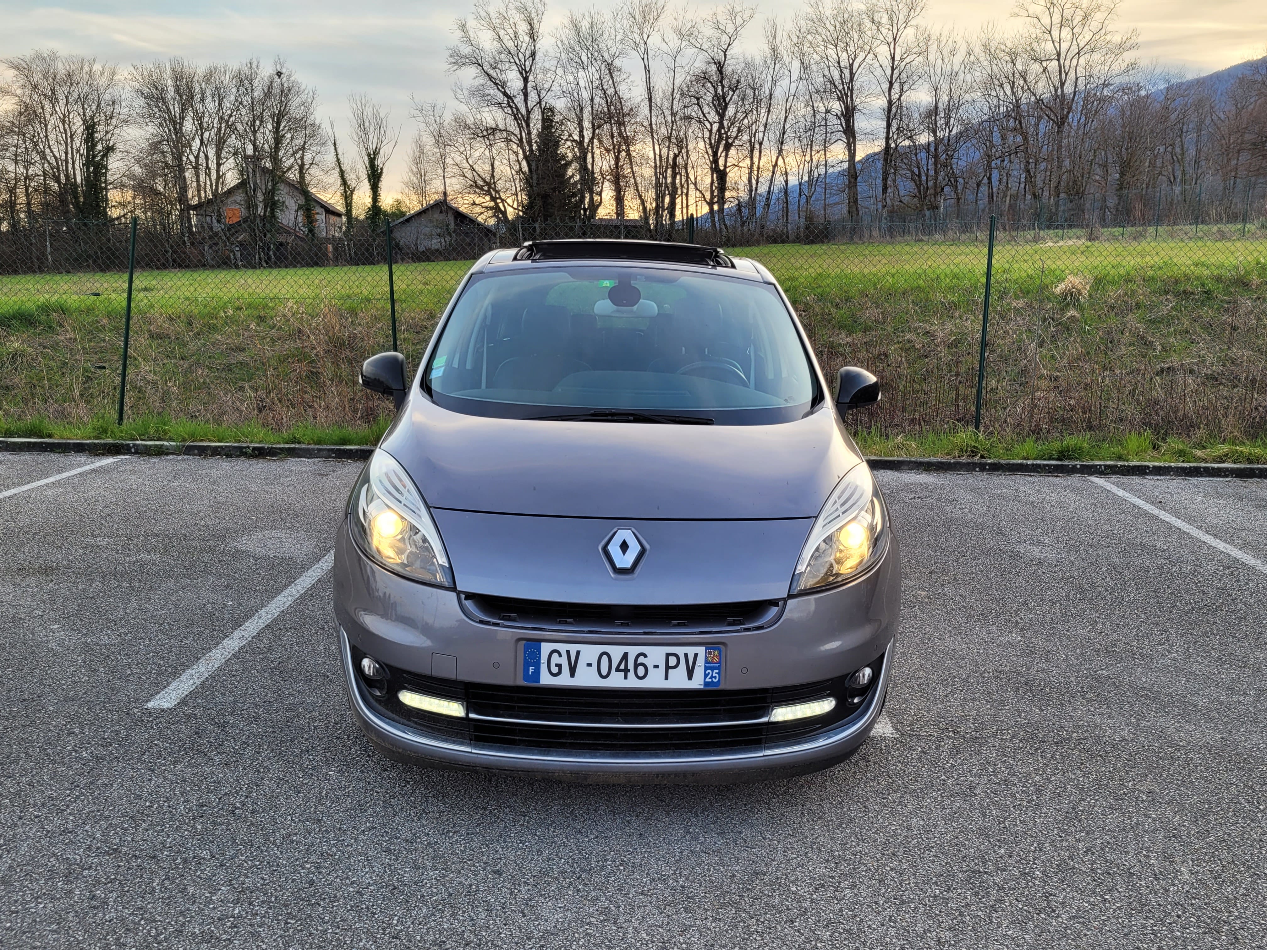 Renault Scenic 1.9 DCI 130 avec GPS