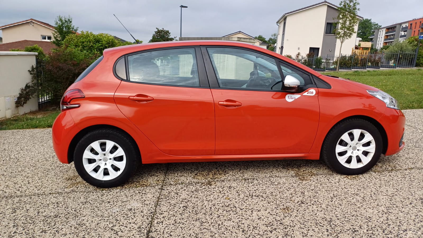 Peugeot 208