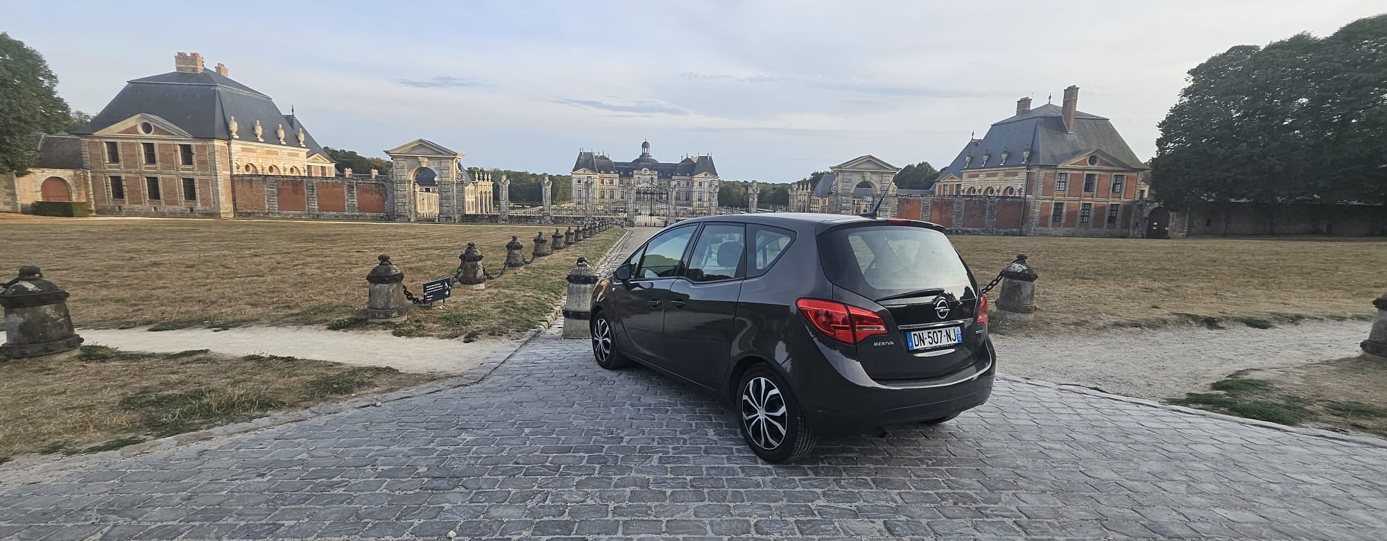 Opel Meriva  Économique, pratique et confortable avec Climatisation