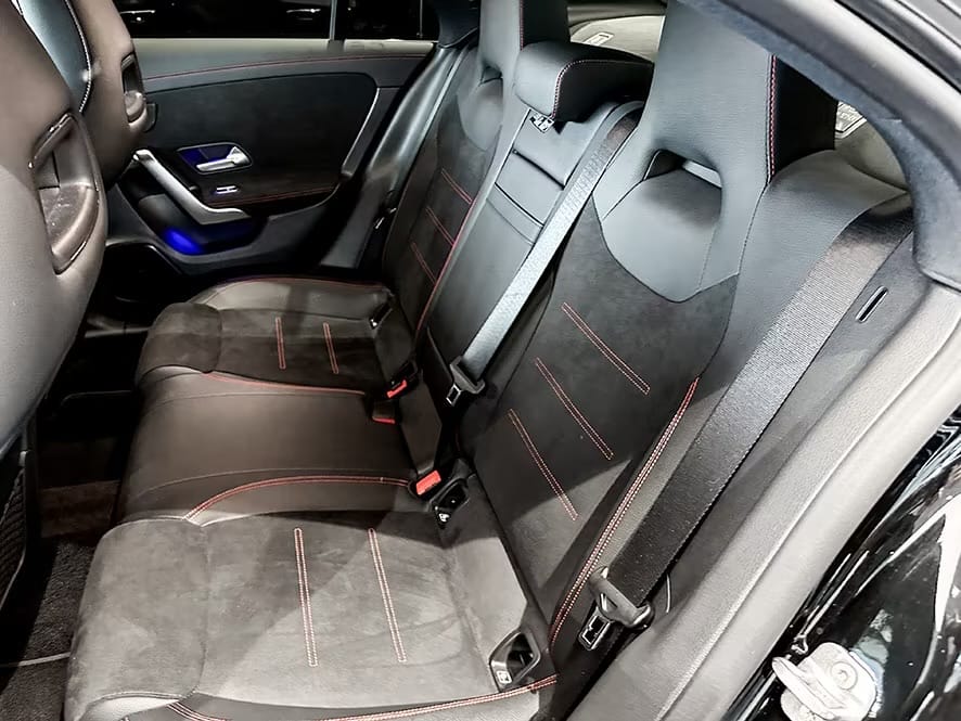 Mercedes-Benz CLA 200 avec Régulateur de vitesse