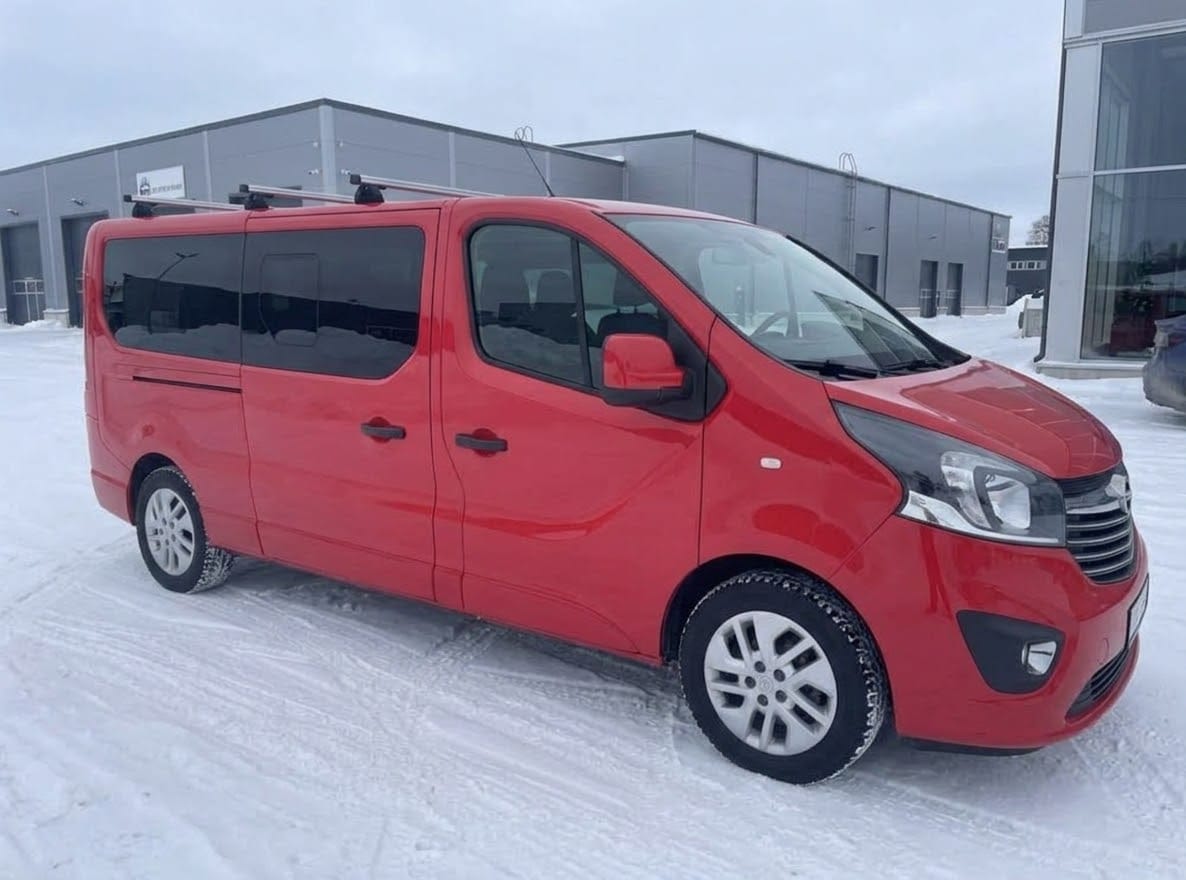 Opel Vivaro Minibuss med Cruisekontroll