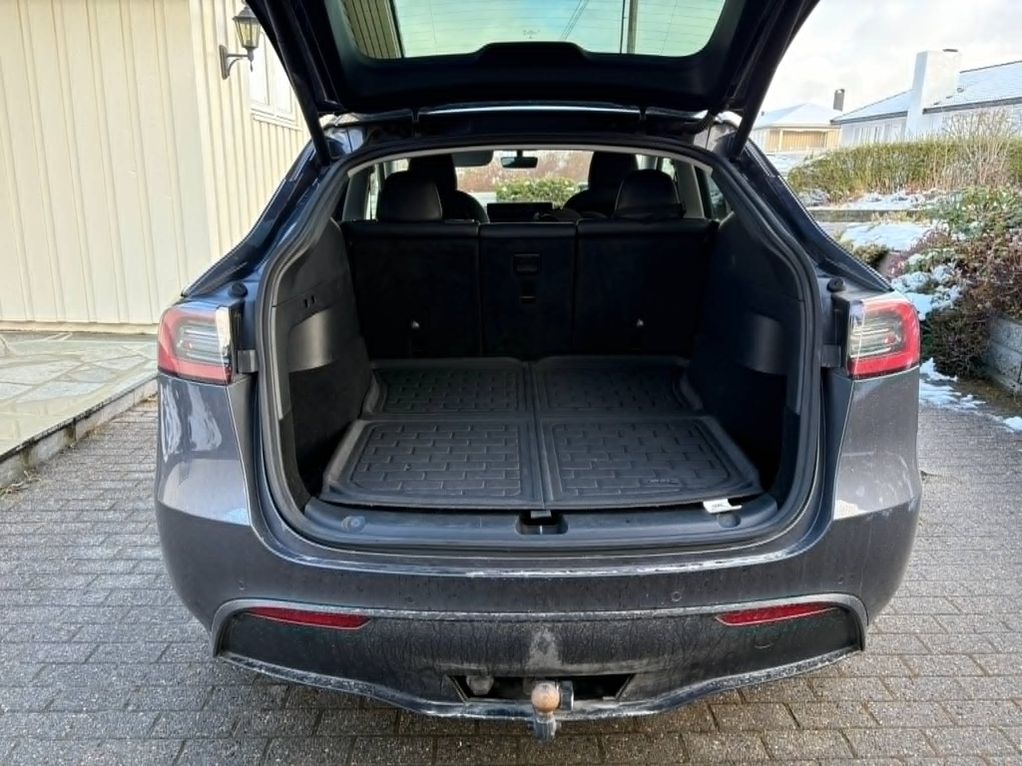 Tesla Model Y Long Range med Firehjulstrekk