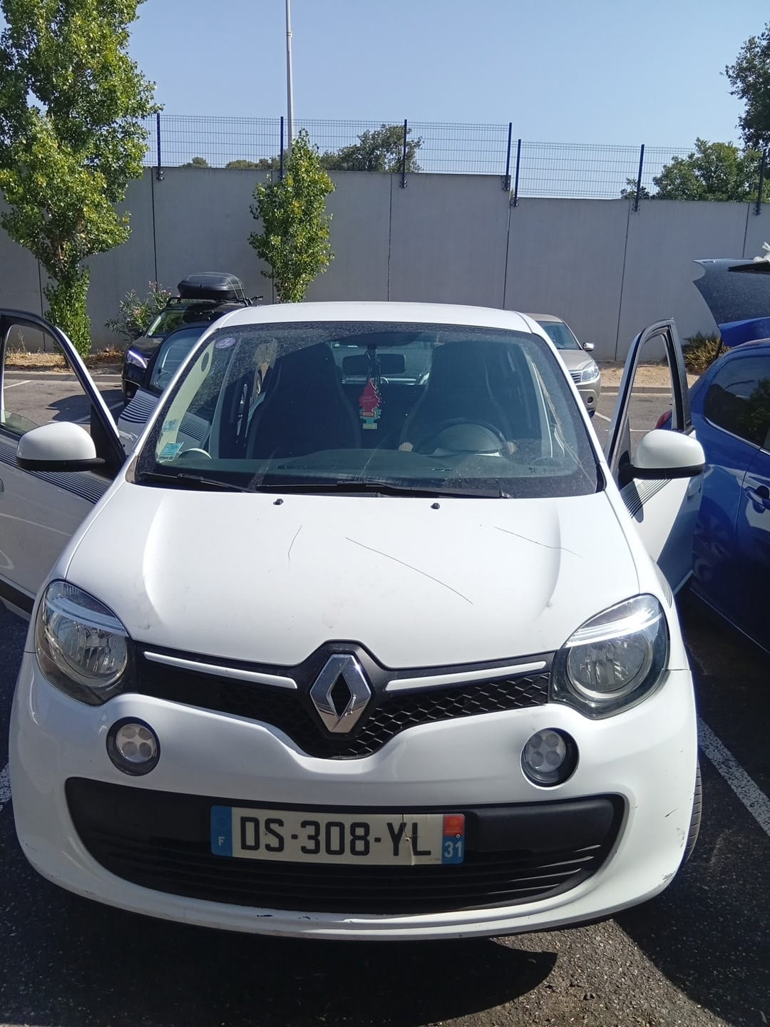 Renault Twingo with Bluetooth audio