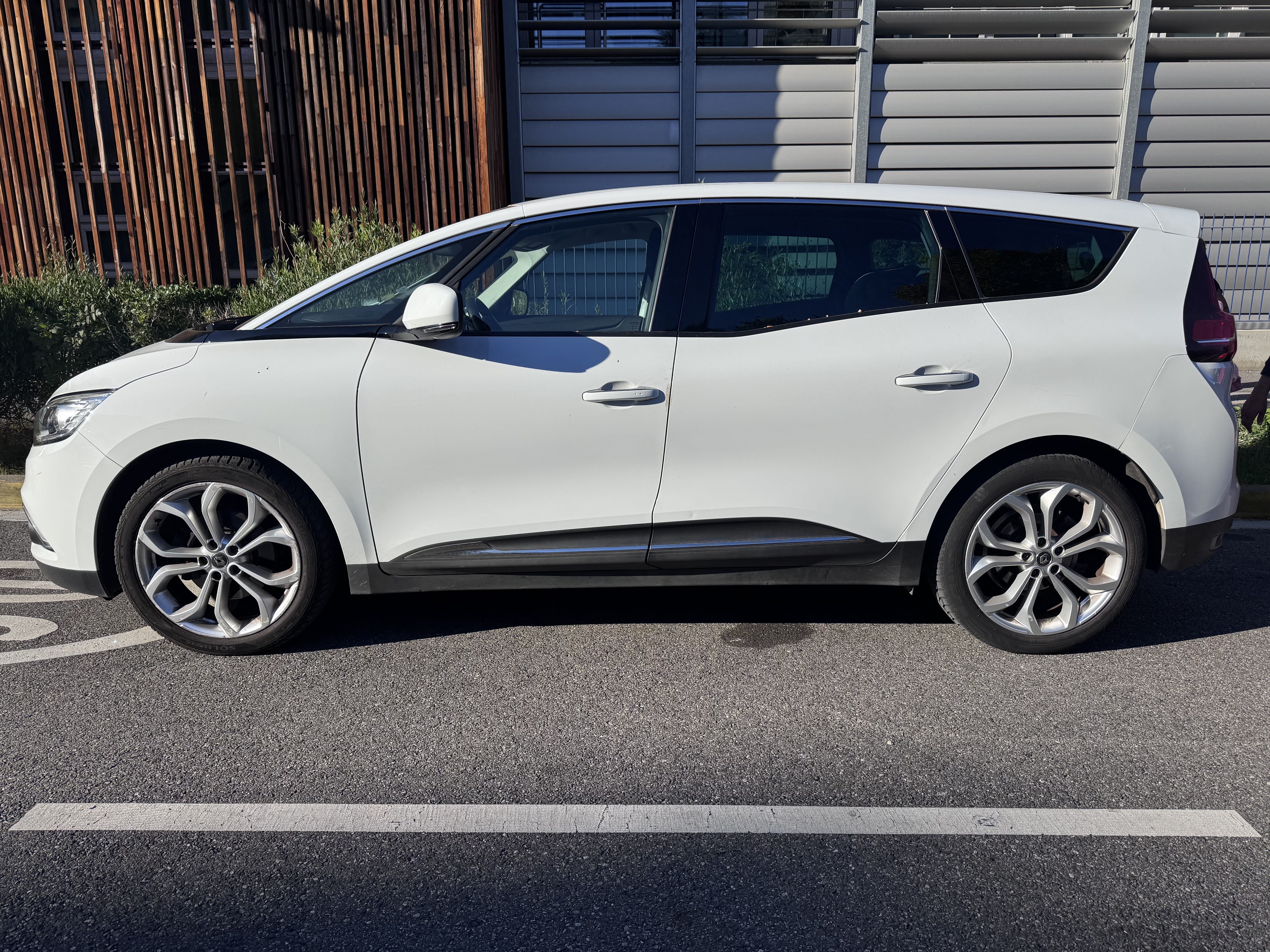 Renault Scenic, 2019, Diesel, automatique, 7 places