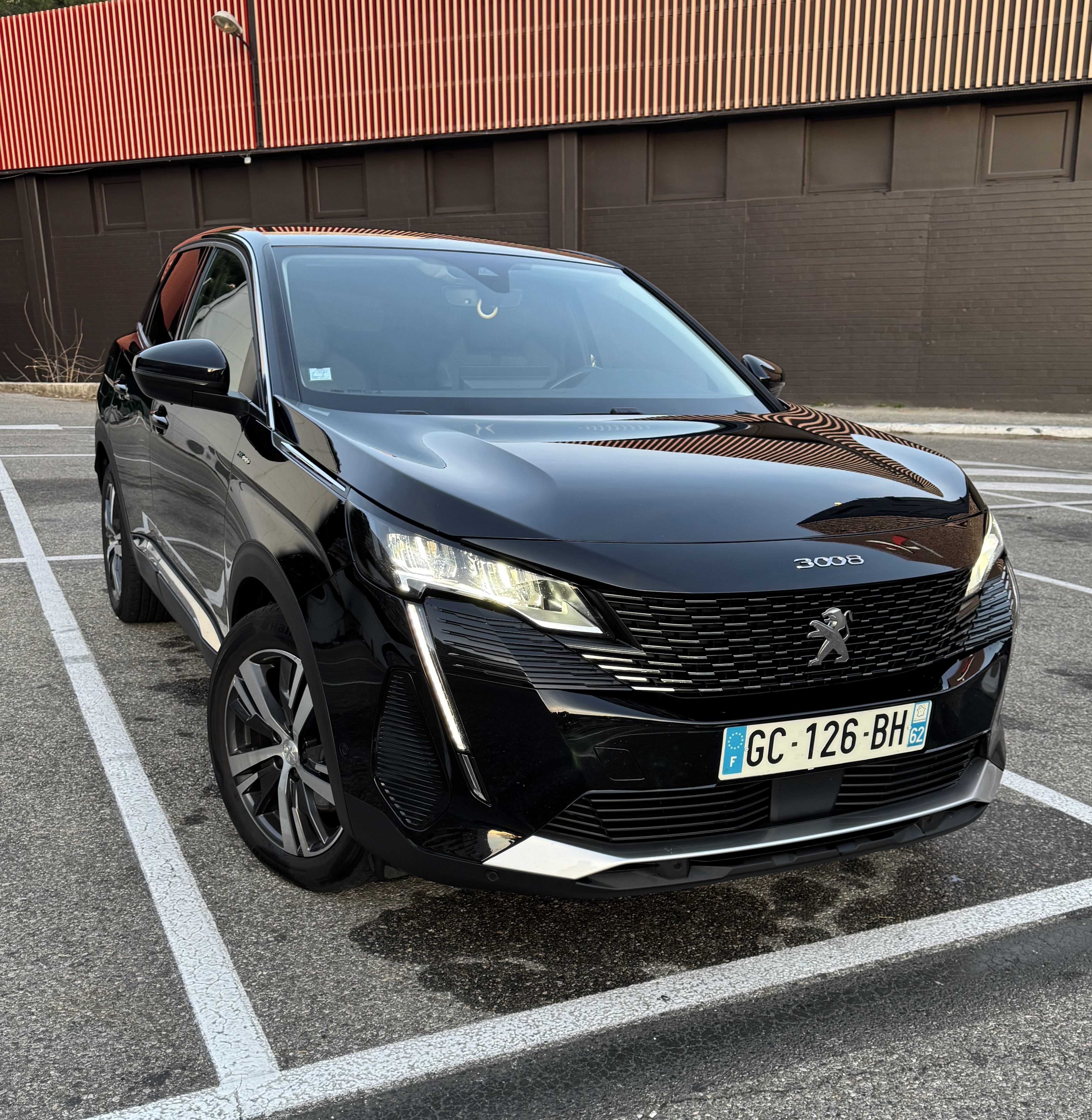 Peugeot 3008, 2021, Essence 95 / Electric (hybrid), automatic