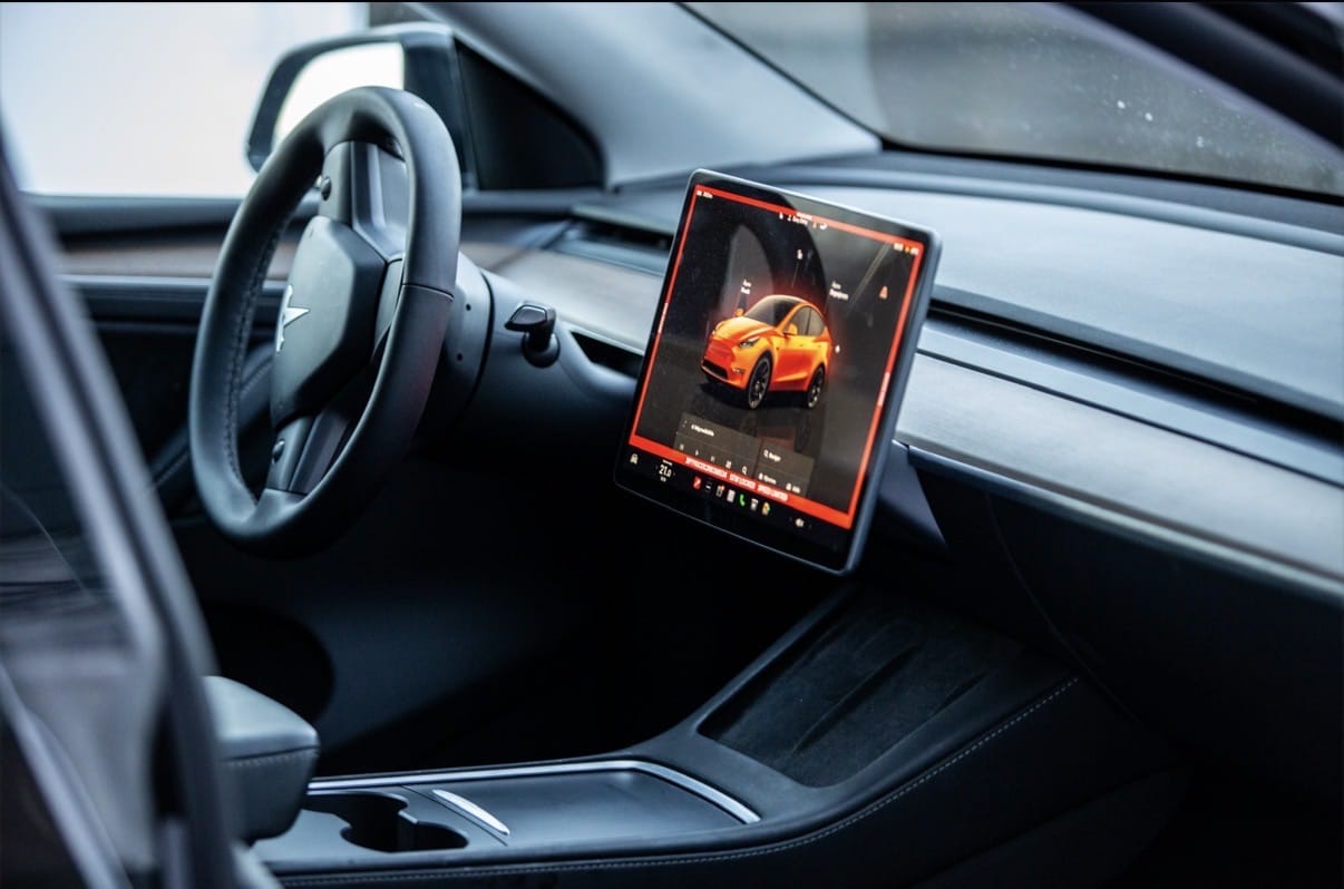 Tesla Model Y Long Range med GPS