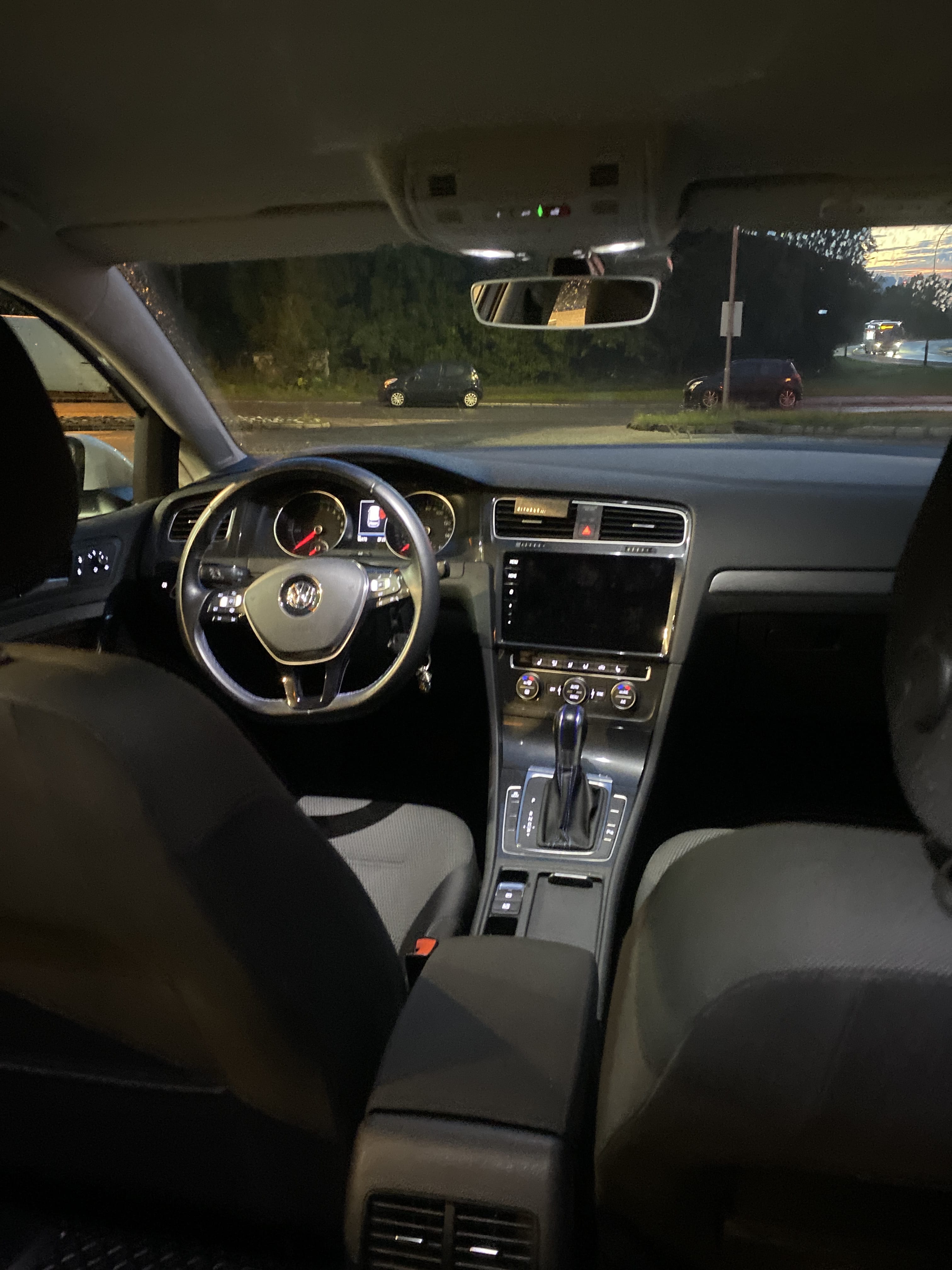 Volkswagen e-Golf with Bluetooth audio