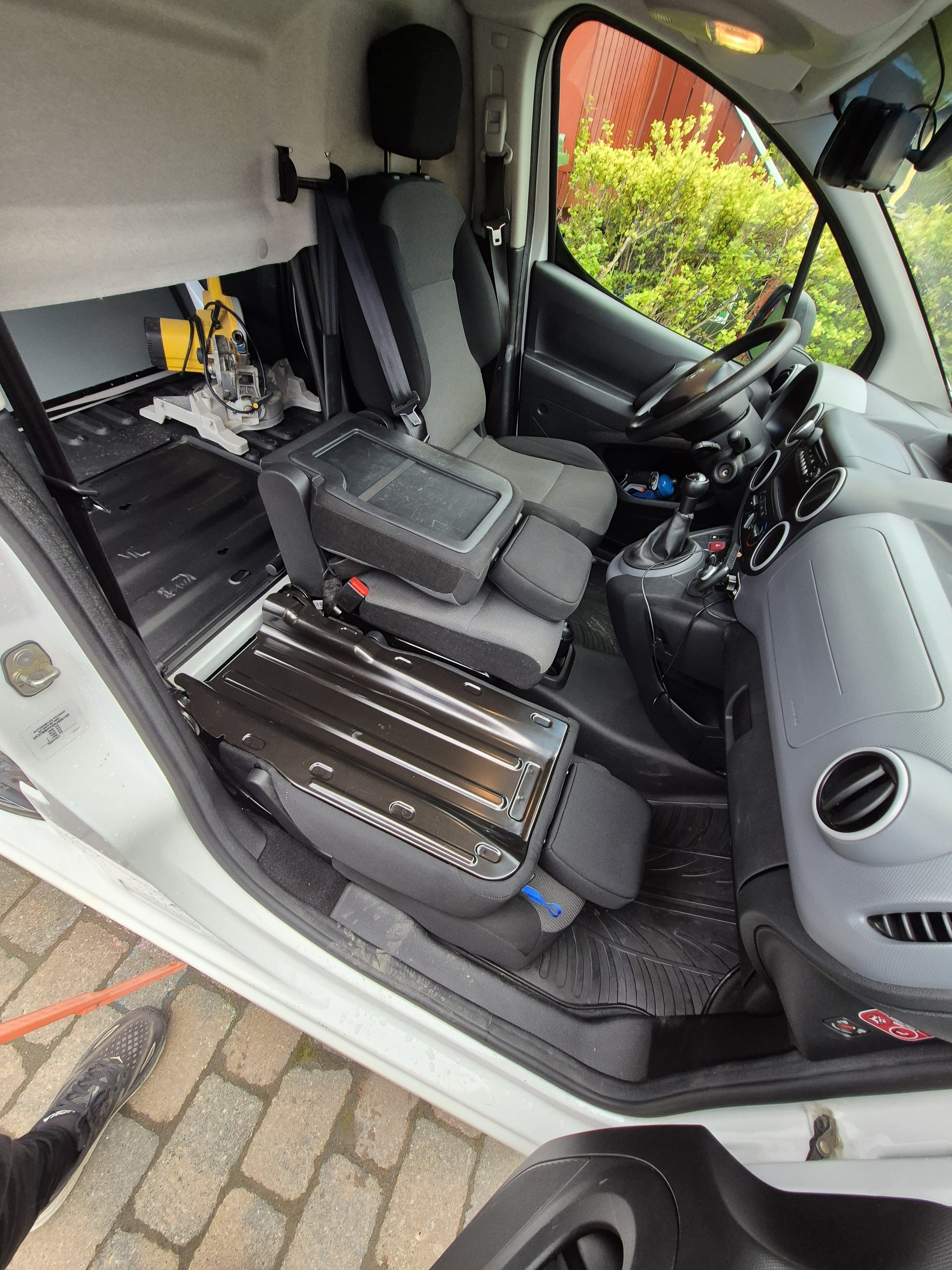 Peugeot Partner with Cruise control
