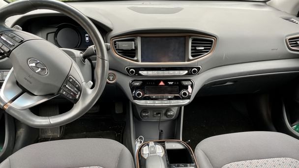 Hyundai Ioniq Elektrisch mit Navigationsgerät