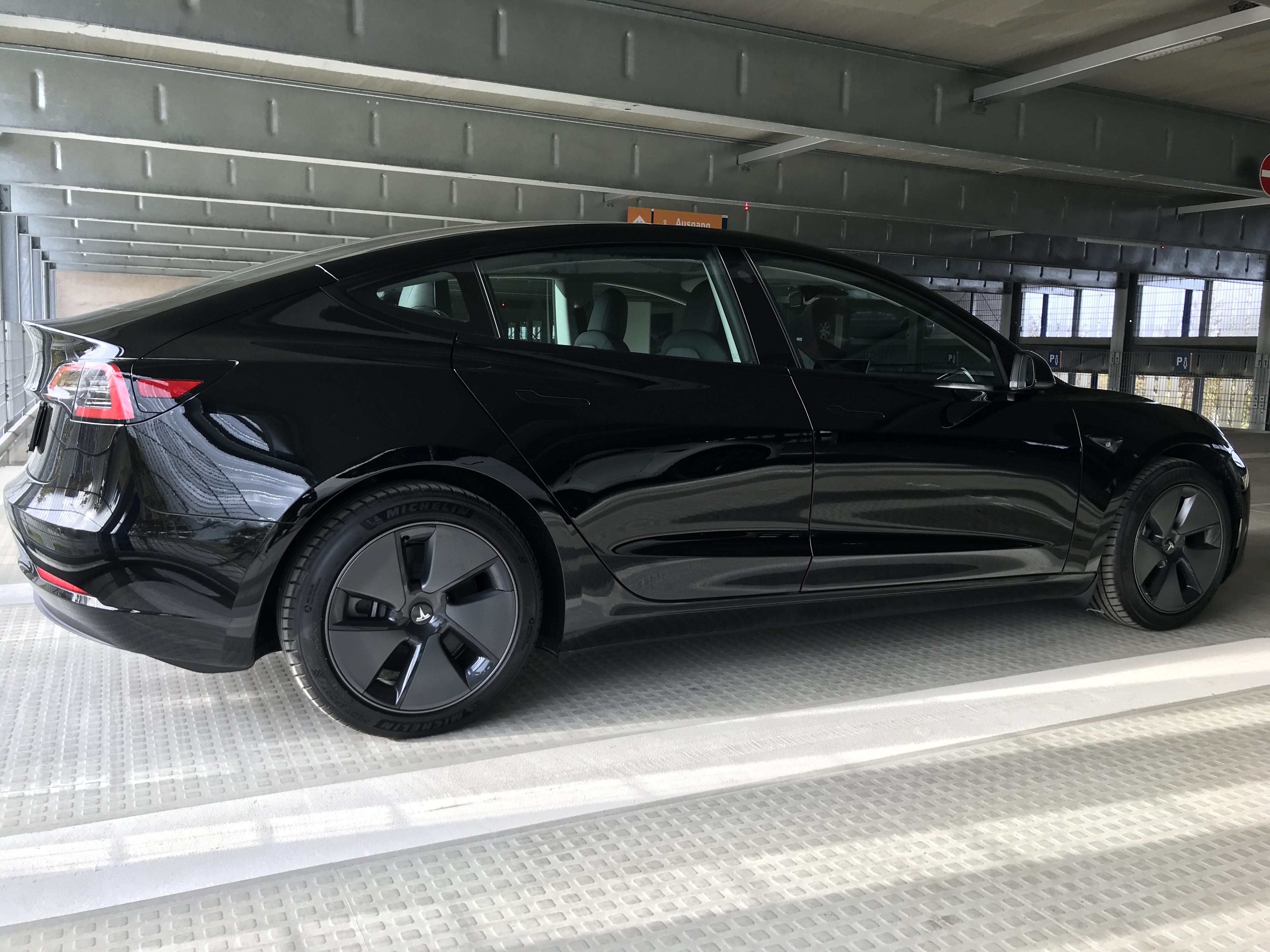 Tesla Model 3 mit Klimaanlage