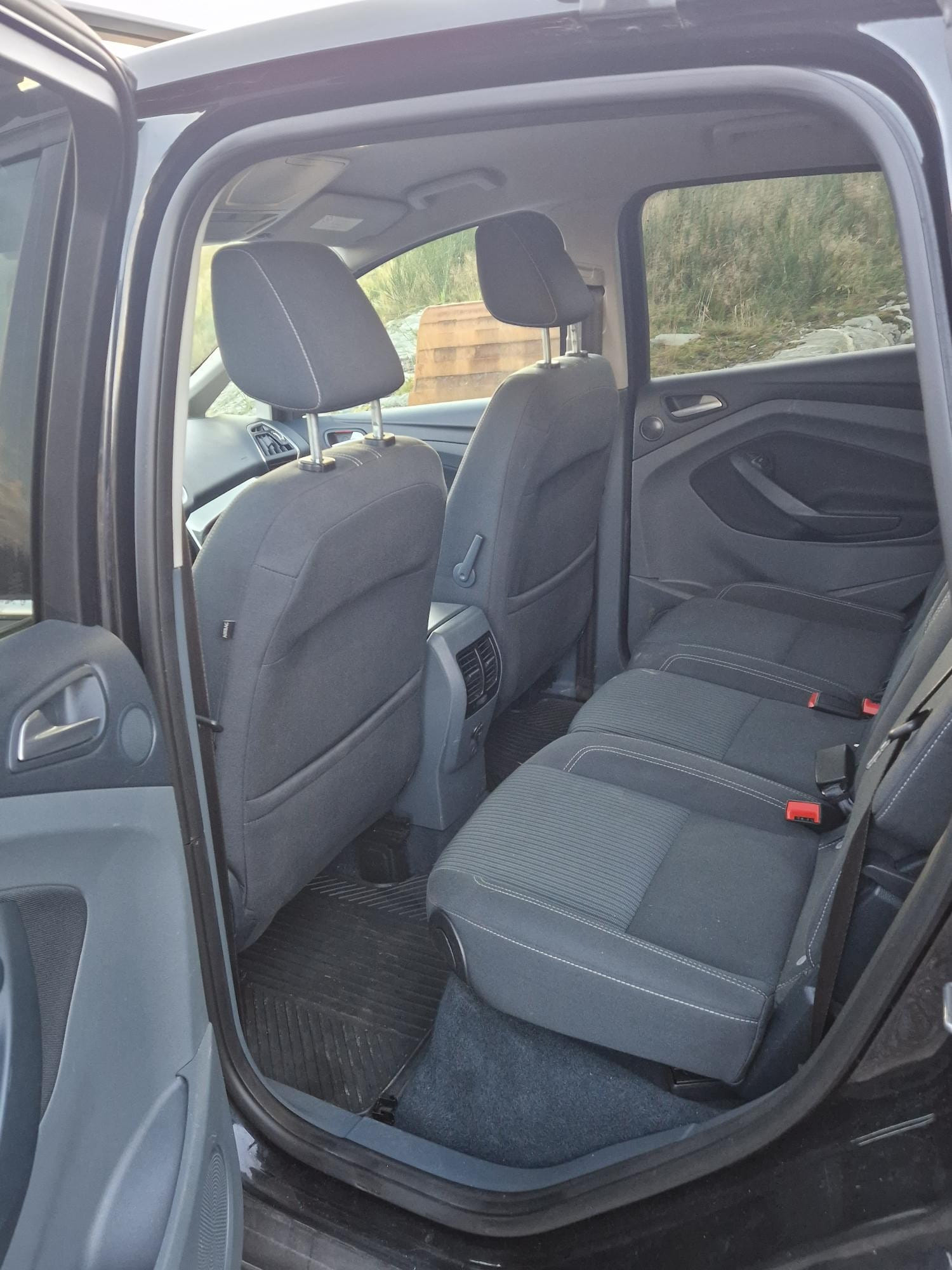 Ford C-Max med Skistativ