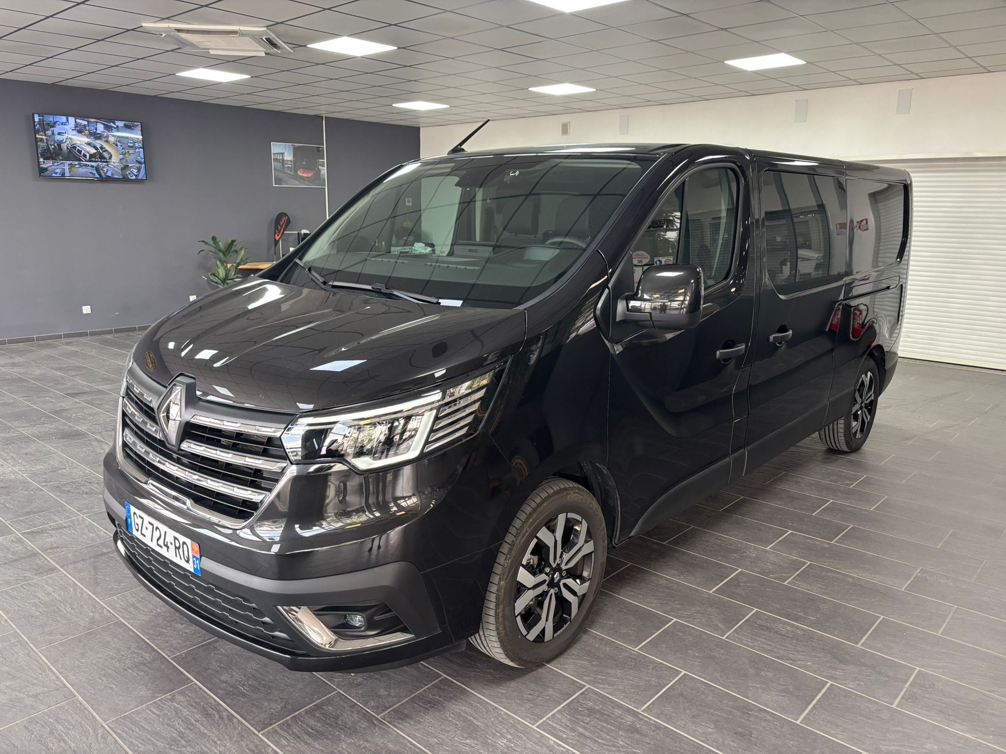 Renault Trafic Double Cabine, 2024, Diesel, automatique, 6 places