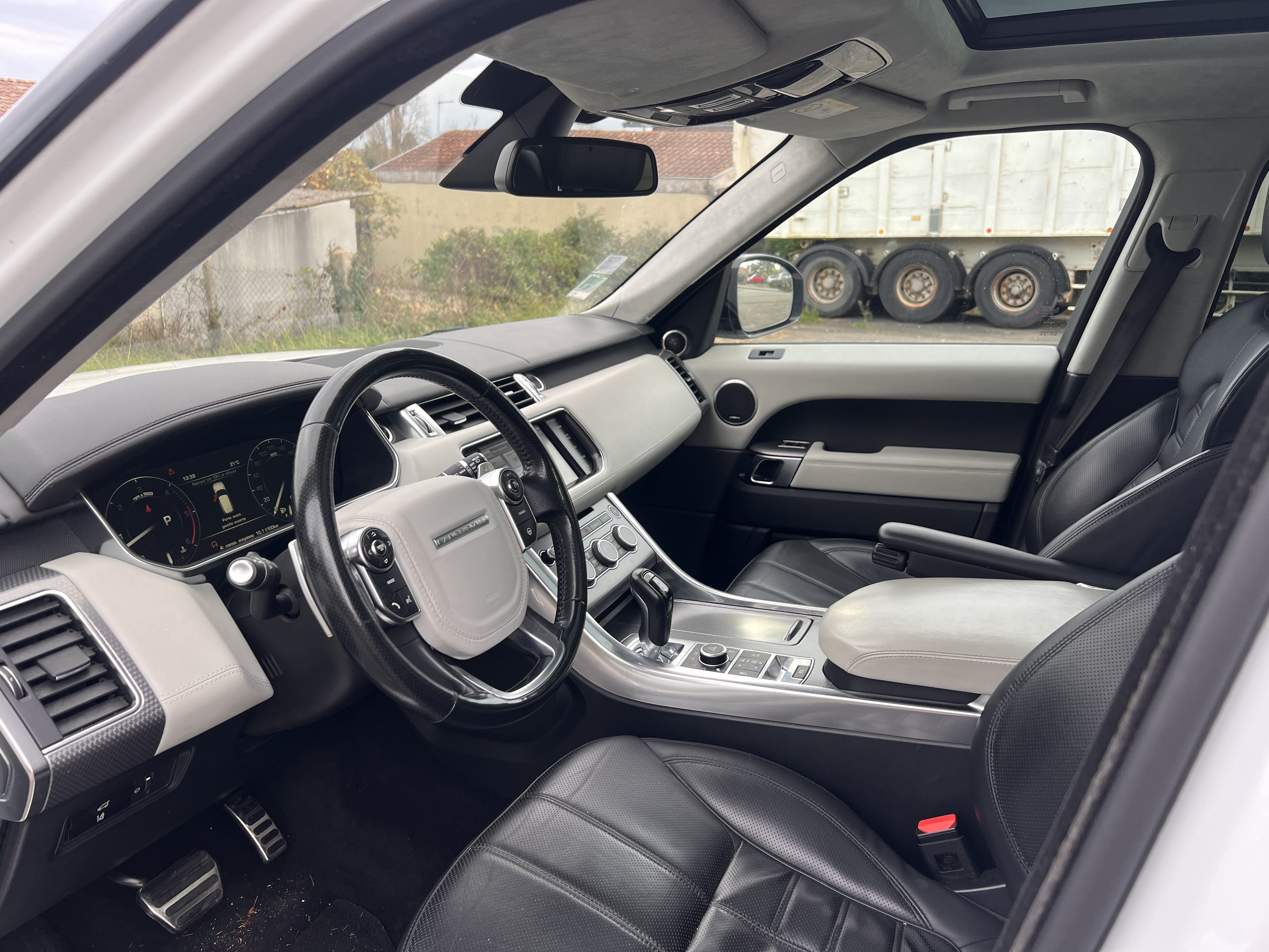 Land-Rover Range Rover Sport avec GPS