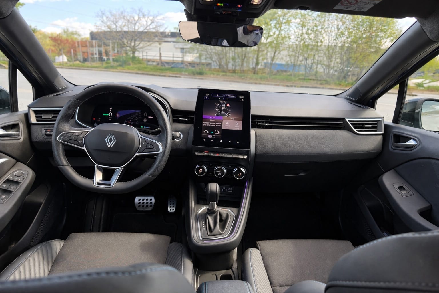 Renault Clio E-tech avec GPS