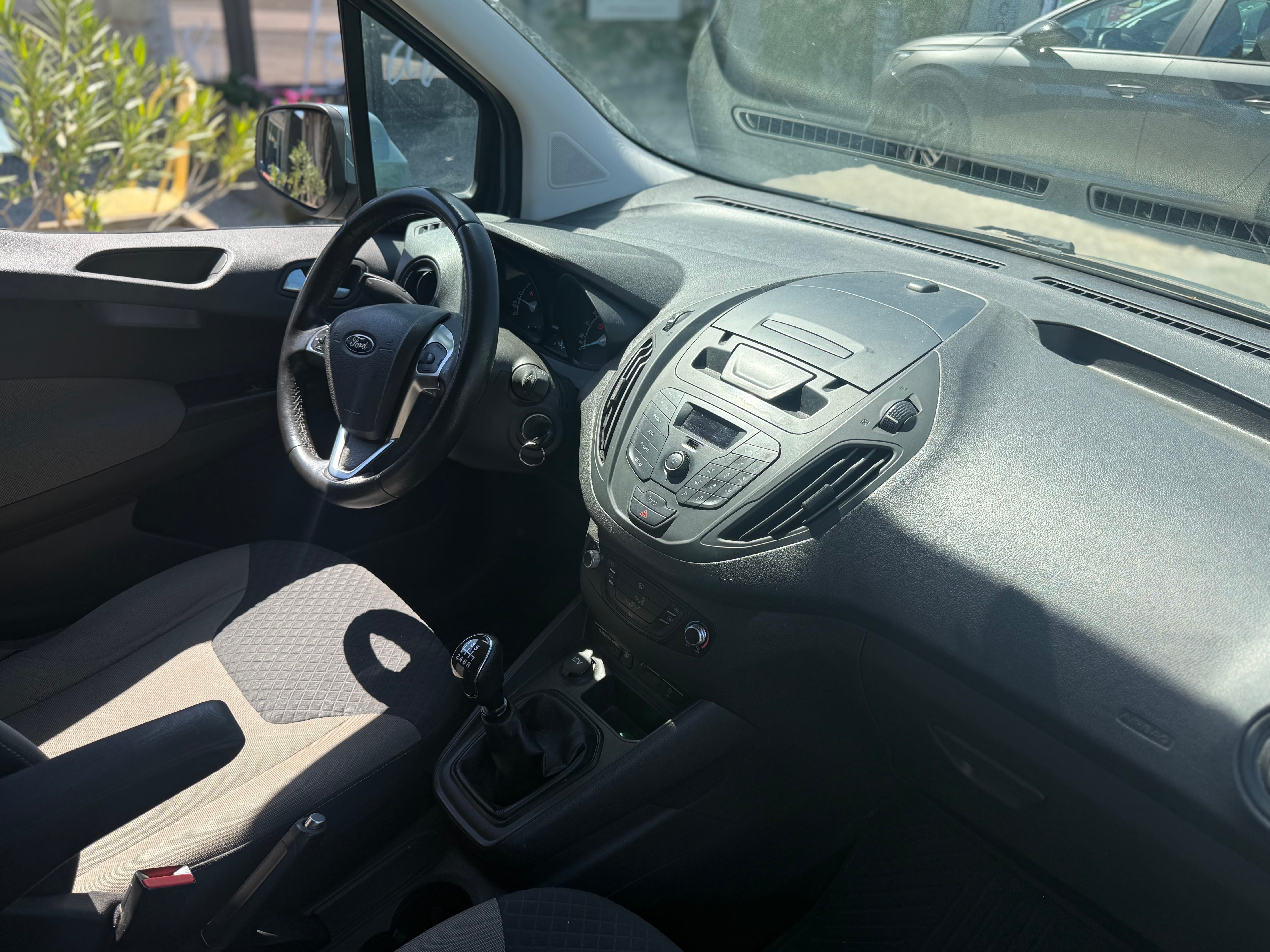 Ford Tourneo Courier avec Régulateur de vitesse